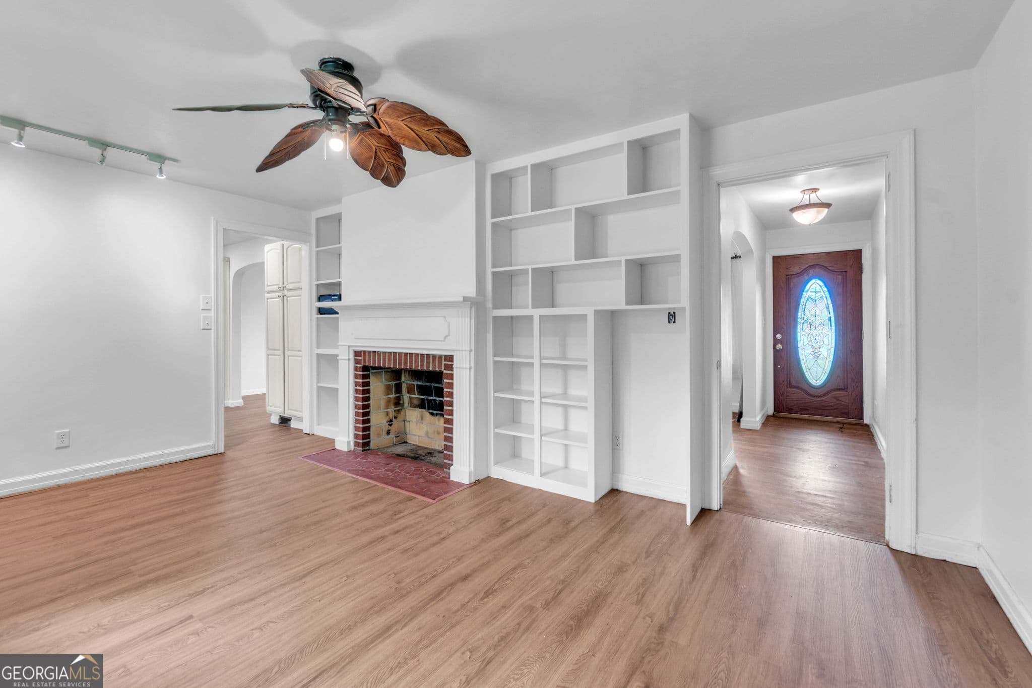 2 bedroom, 2 bathroom, 1,500 sq ft single family residence under contract at 509 W Main Street, Liberty, SC 29657 — photo 5