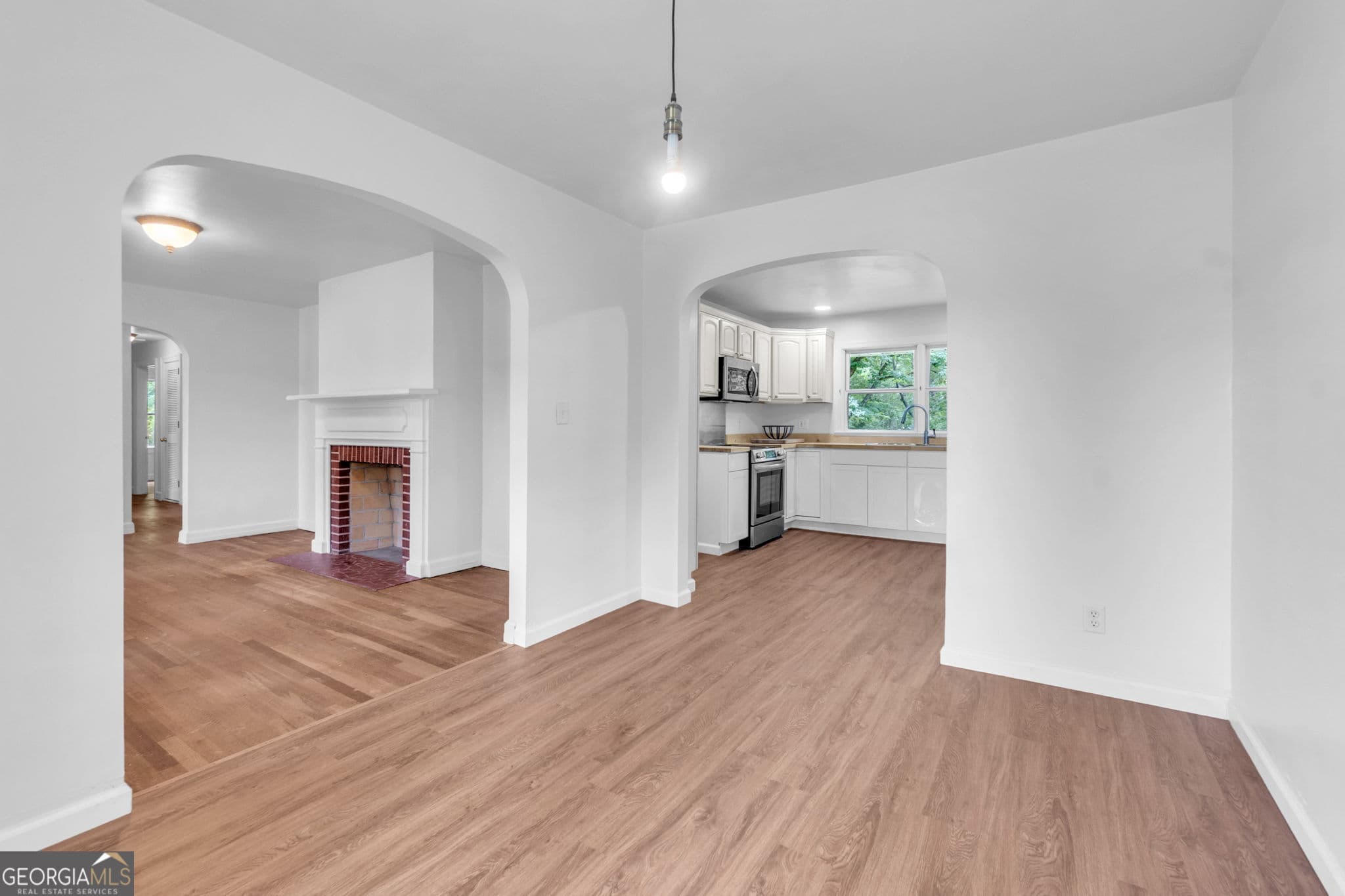 2 bedroom, 2 bathroom, 1,500 sq ft single family residence under contract at 509 W Main Street, Liberty, SC 29657 — photo 10