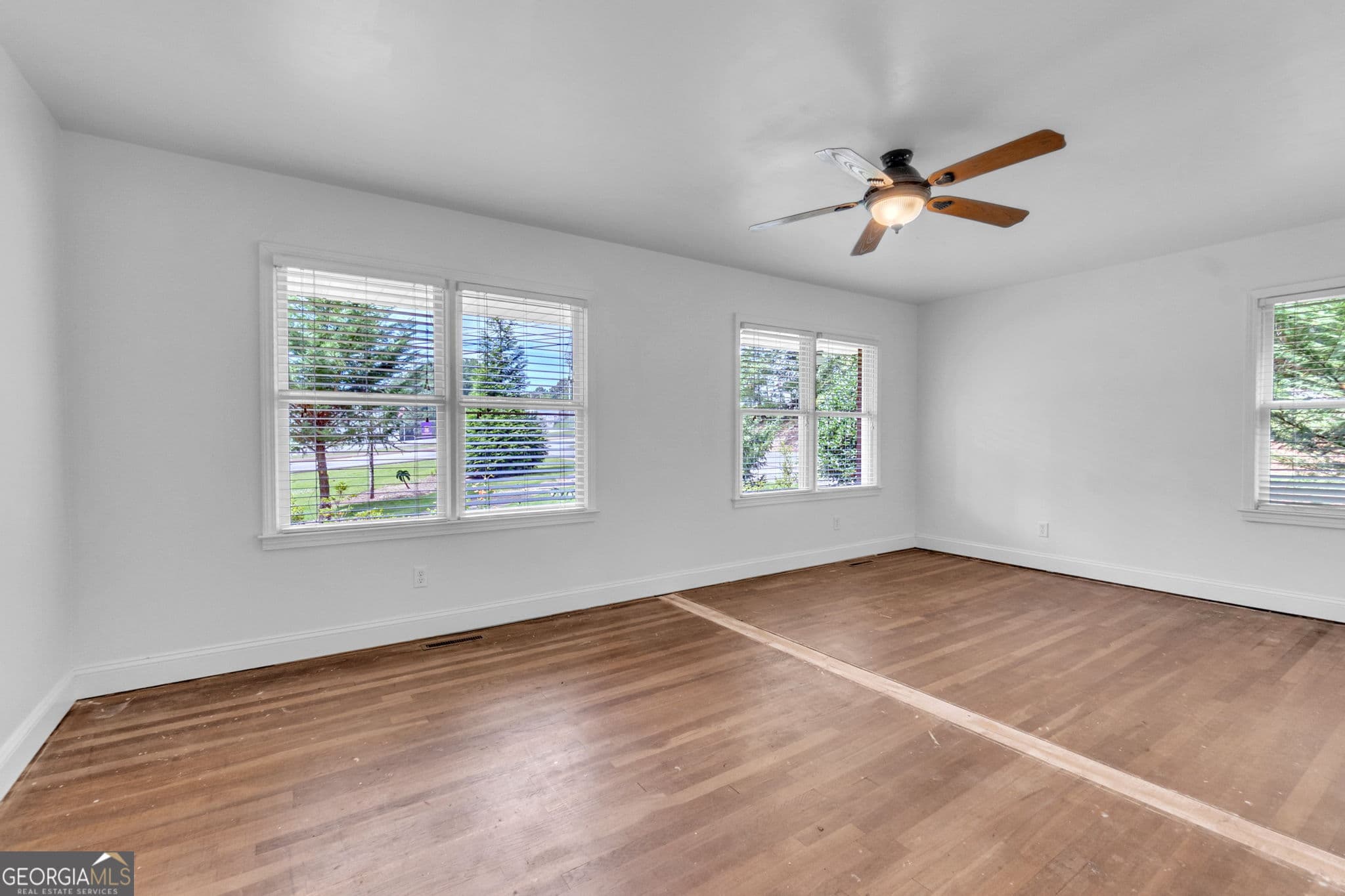 2 bedroom, 2 bathroom, 1,500 sq ft single family residence under contract at 509 W Main Street, Liberty, SC 29657 — photo 8