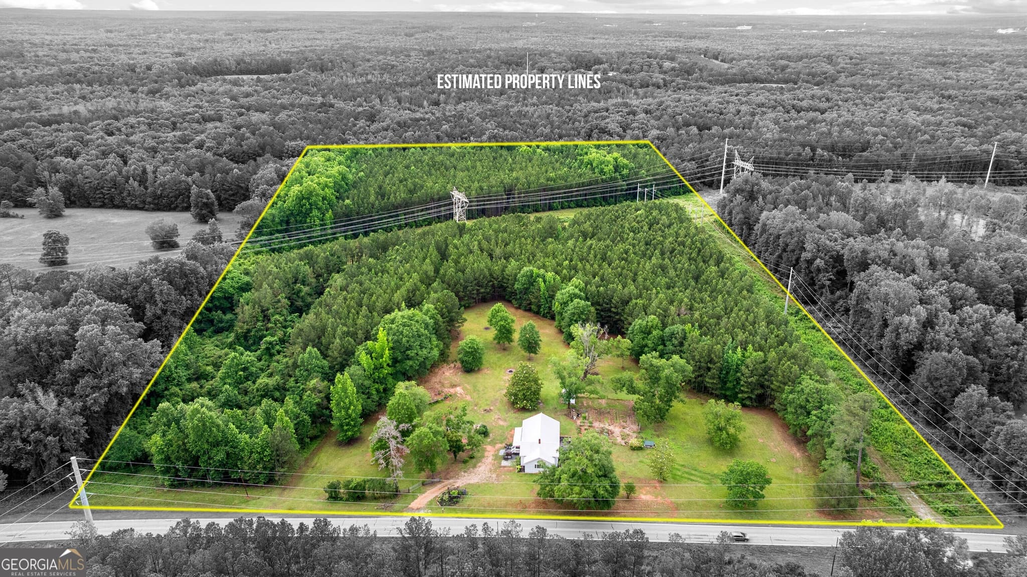 3 bedroom, 2.5 bathroom, 2,032 sq ft single family residence for sale at 1329 Standing Rock Road, Senoia, GA 30276 — photo 1 of 77