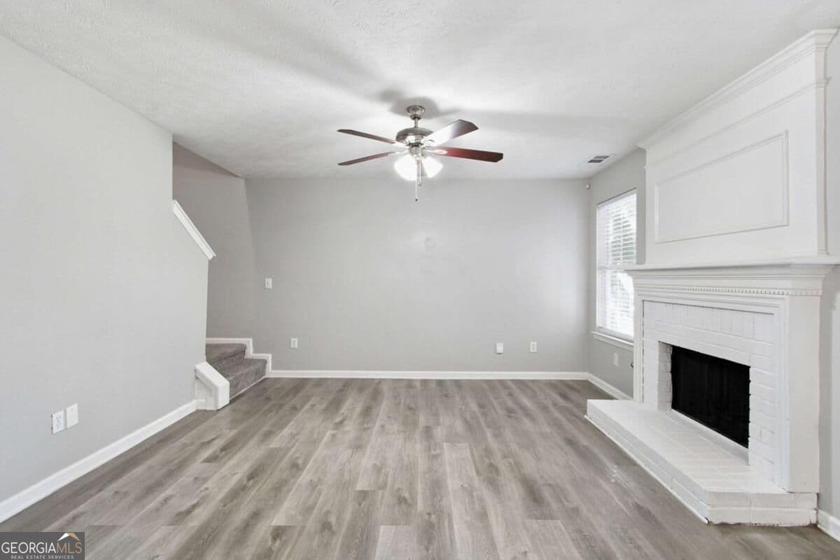 4 bedroom, 2.5 bathroom, 2,152 sq ft single family residence for sale at 5069 Abbotts Glen Way, Acworth, GA 30101 — photo 6