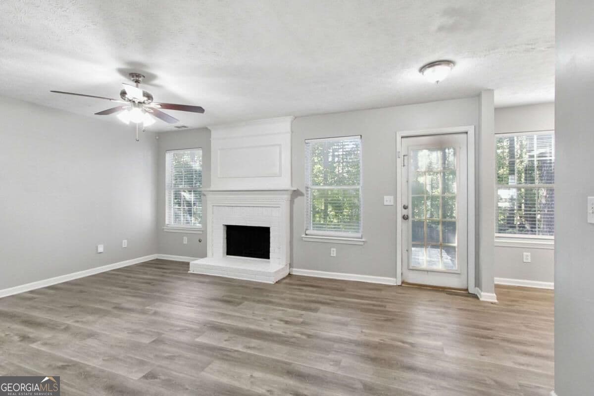 4 bedroom, 2.5 bathroom, 2,152 sq ft single family residence for sale at 5069 Abbotts Glen Way, Acworth, GA 30101 — photo 7