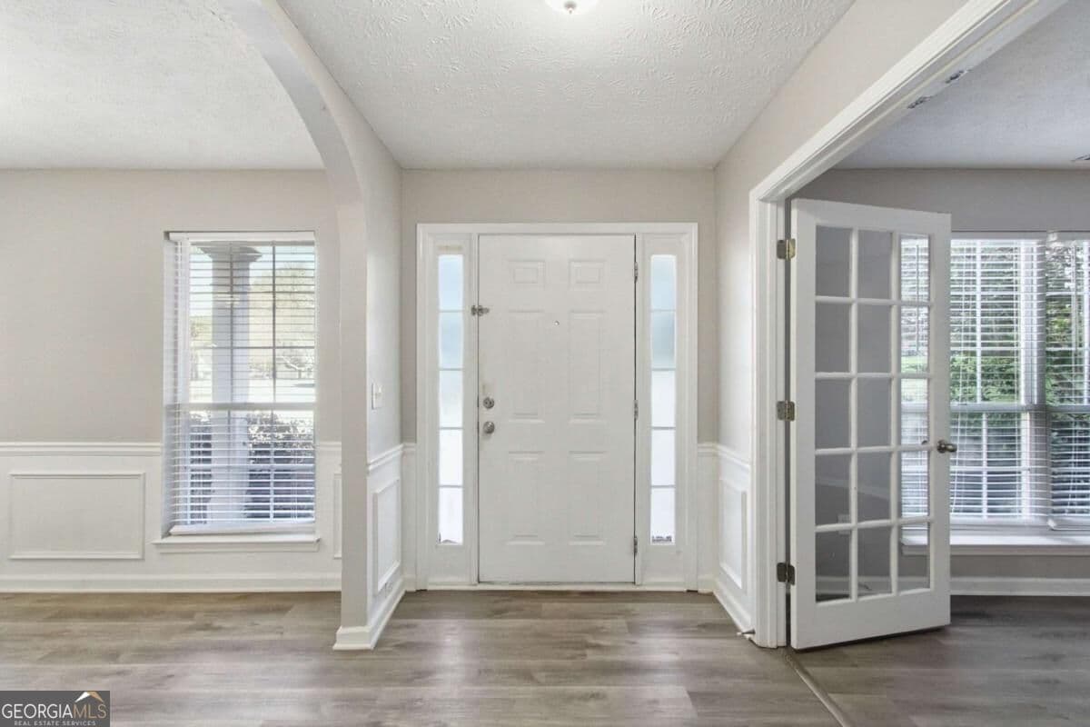 4 bedroom, 2.5 bathroom, 2,152 sq ft single family residence for sale at 5069 Abbotts Glen Way, Acworth, GA 30101 — photo 3