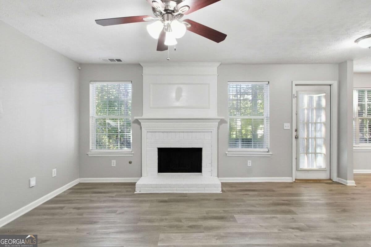 4 bedroom, 2.5 bathroom, 2,152 sq ft single family residence for sale at 5069 Abbotts Glen Way, Acworth, GA 30101 — photo 8