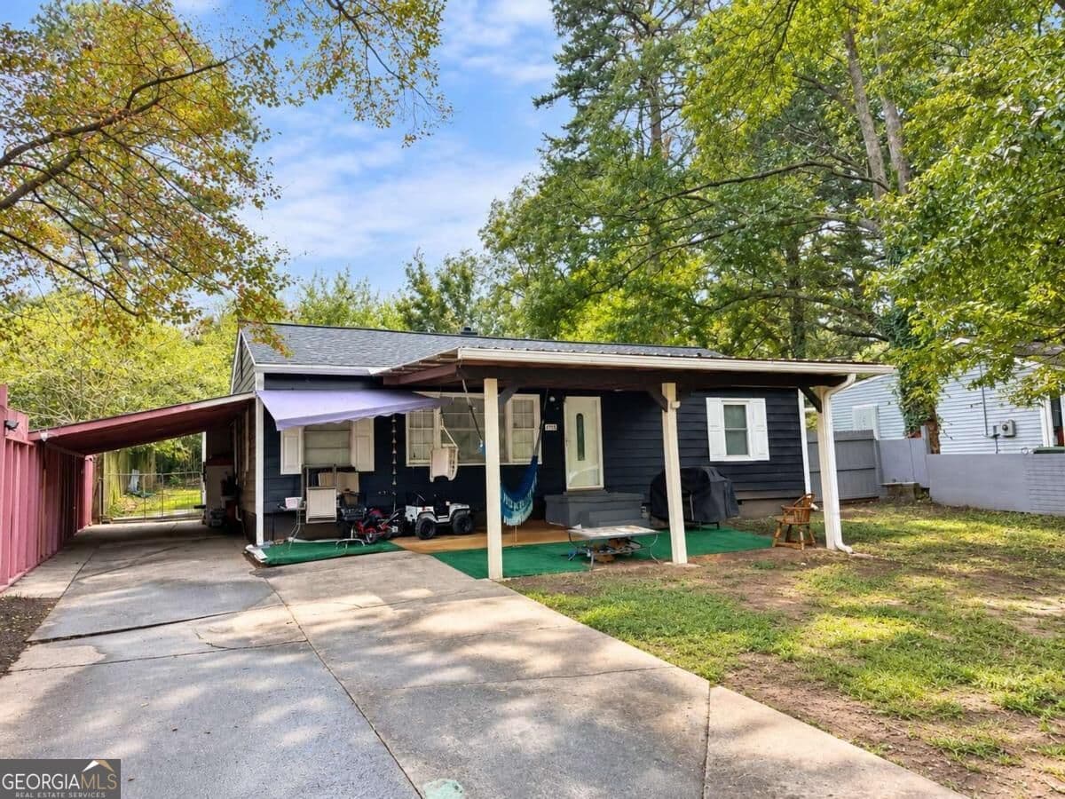 3 bedroom, 2 bathroom, 1,008 sq ft single family residence for sale at 4195 Hanes Drive, Decatur, GA 30035 — photo 1 of 12