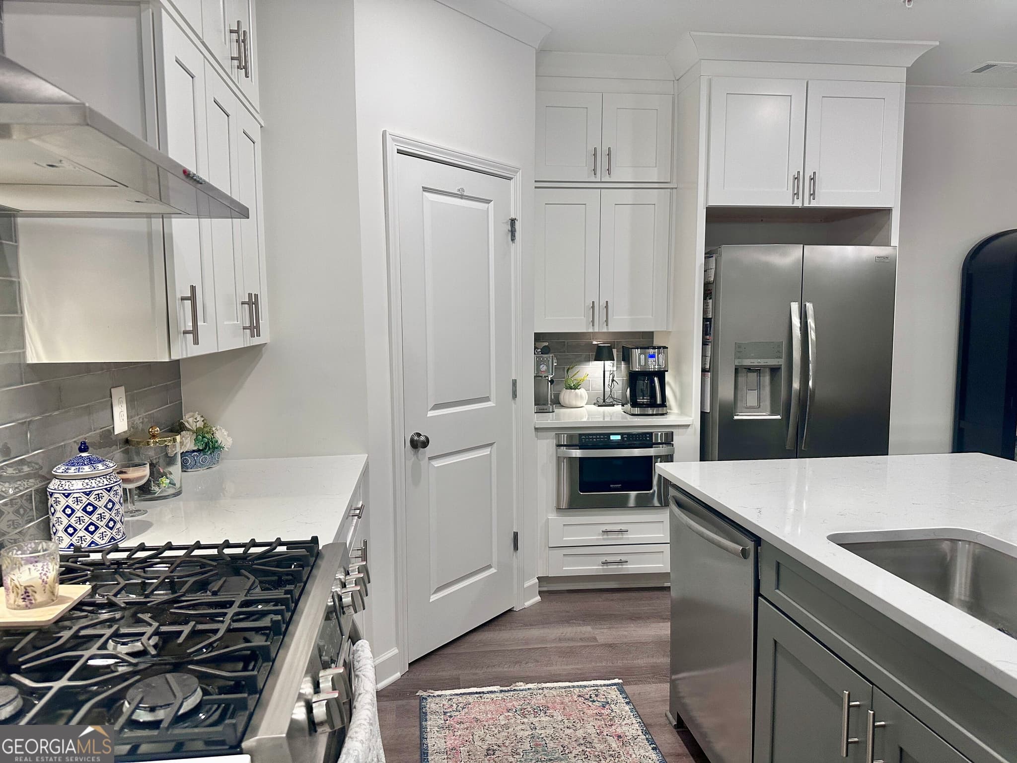 4 bedroom, 3.5 bathroom, 2,698 sq ft townhouse for sale at 302 North Rampart Street, Canton, GA 30114 — photo 7