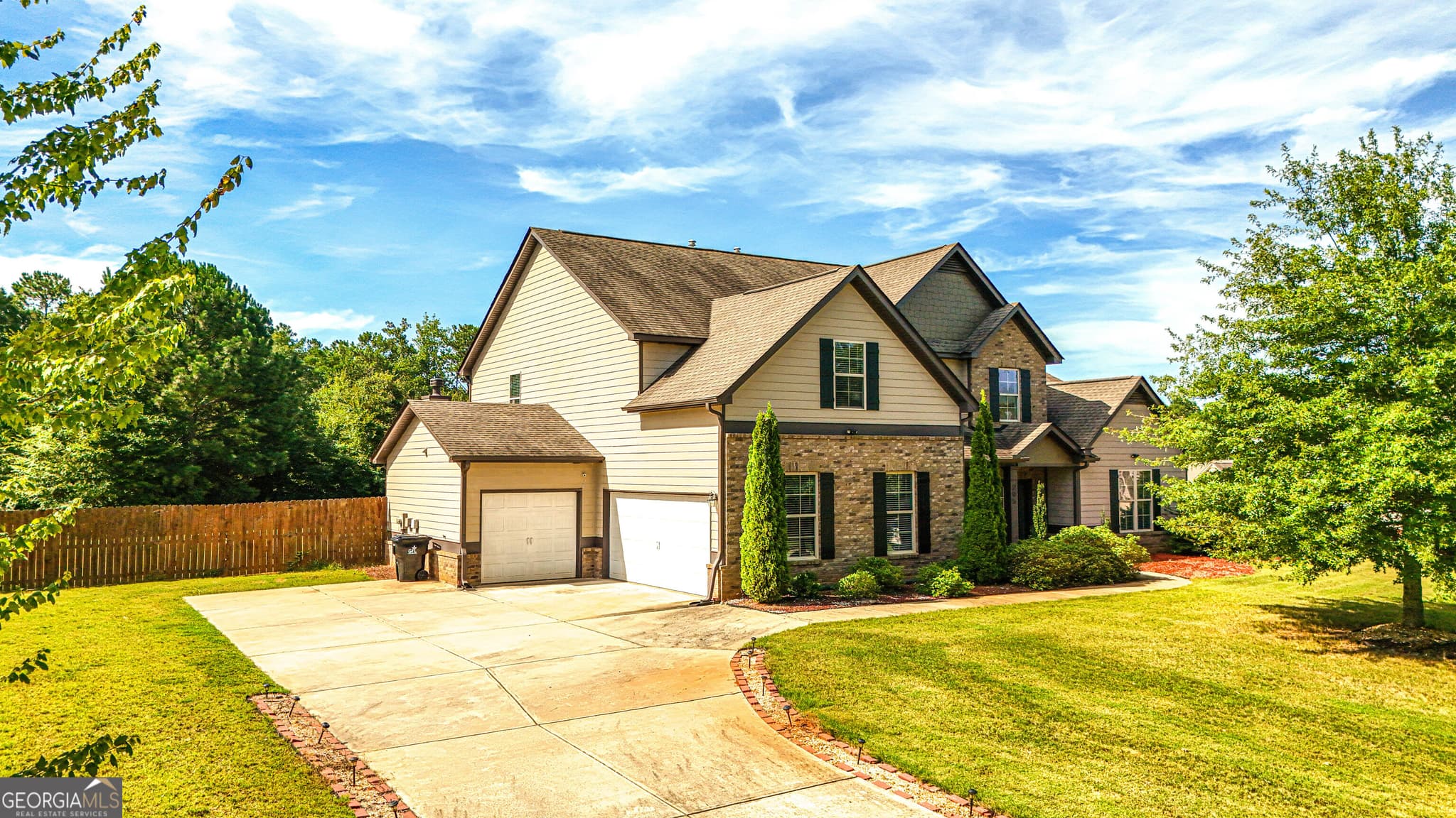 5 bedroom, 3.5 bathroom, 3,649 sq ft single family residence for sale at 205 Vandalay Way, Locust Grove, GA 30248 — photo 3