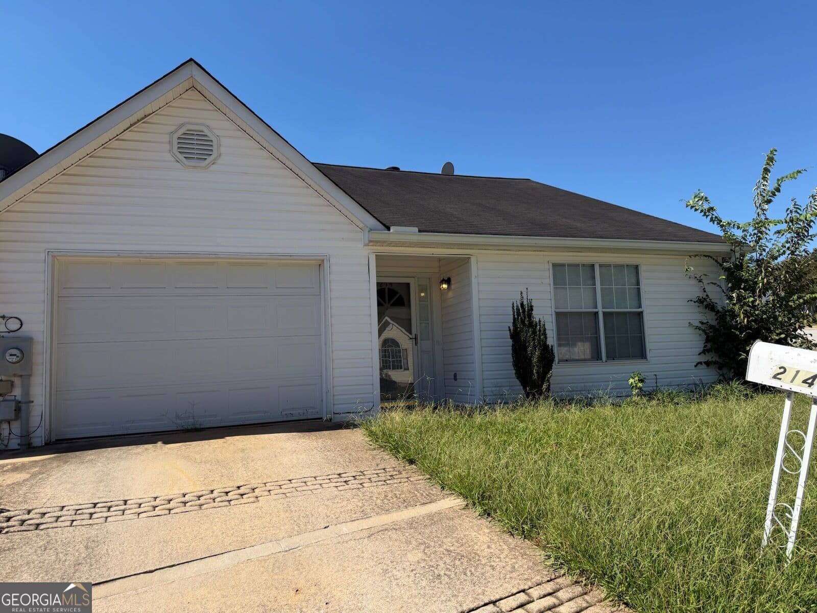 3 bedroom, 2.5 bathroom, 1,892 sq ft townhouse for rent at 214 Oak Circle, Stockbridge, GA 30281 for $1,975 a month — photo 2