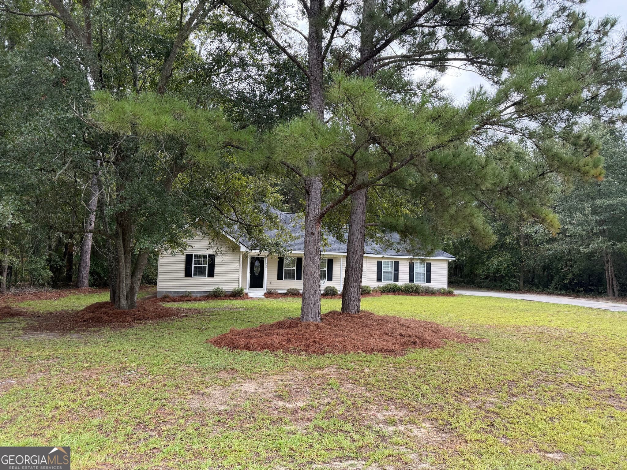 3 bedroom, 2 bathroom, 1,299 sq ft single family residence for sale at 509 Carriage Lane, Statesboro, GA 30458