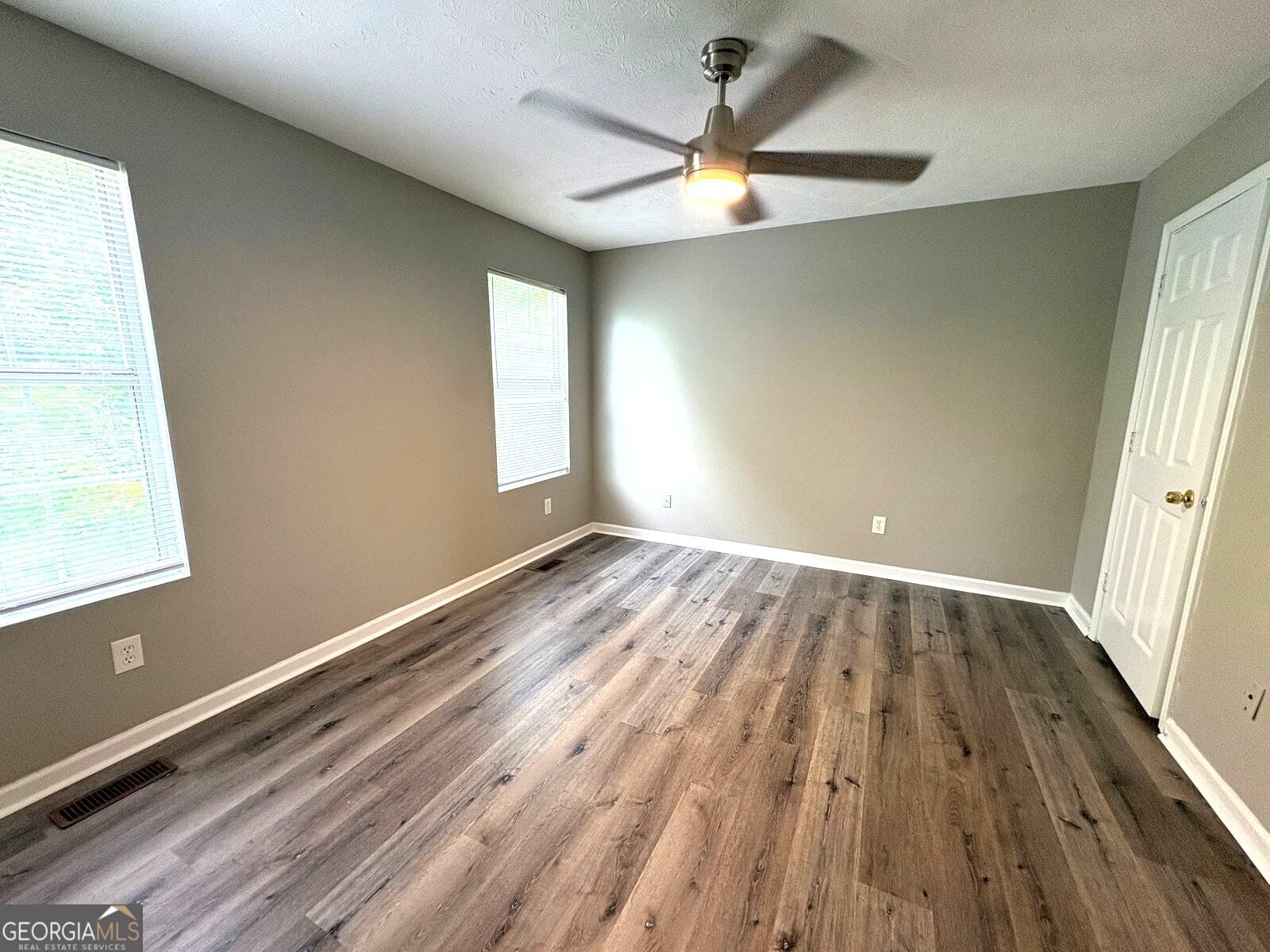 5 bedroom, 3 bathroom, 2,614 sq ft single family residence for rent at 1990 Lown Farm Lane, Lithonia, GA 30058 for $1,900 a month — photo 7