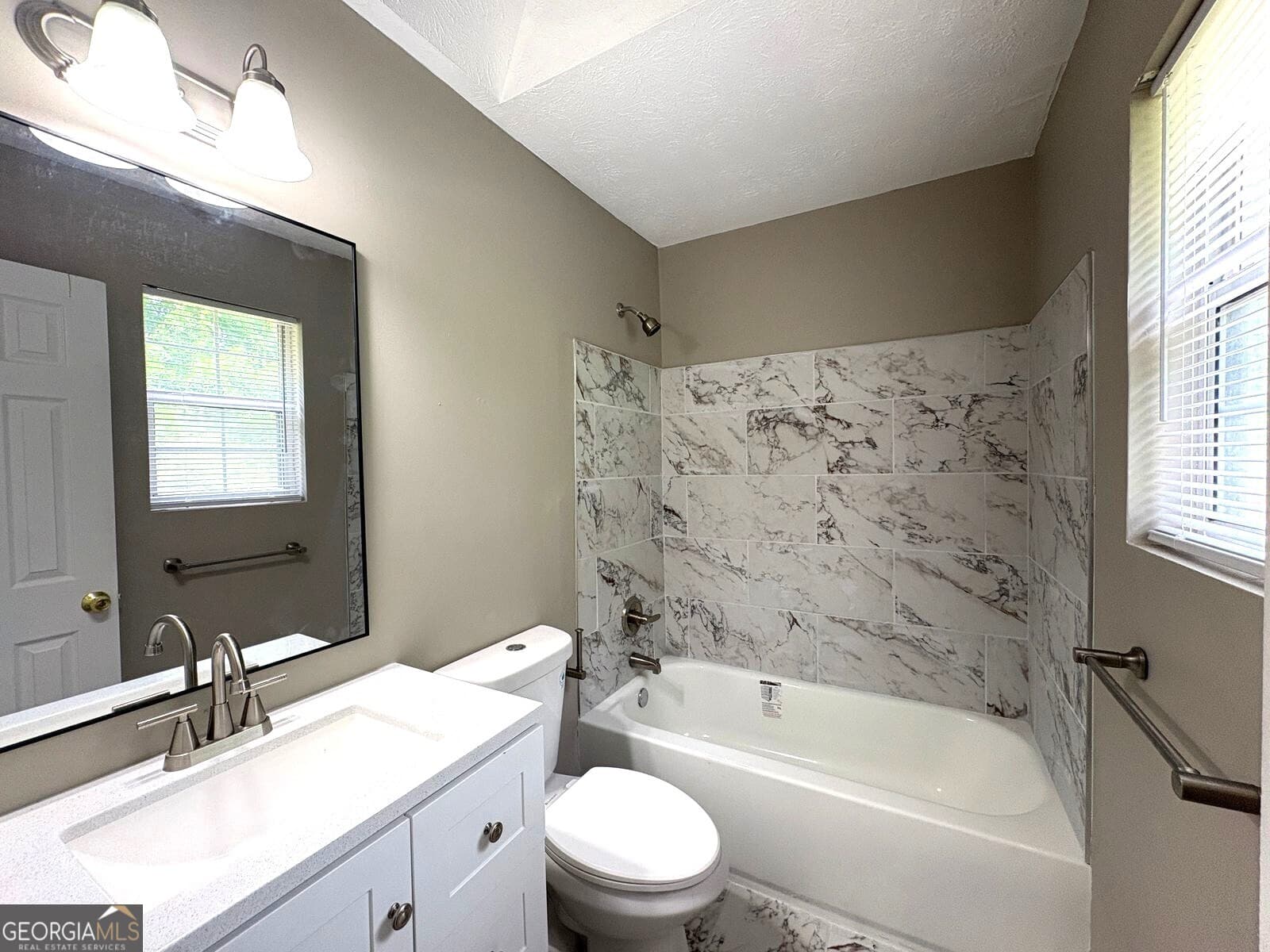 5 bedroom, 3 bathroom, 2,614 sq ft single family residence for rent at 1990 Lown Farm Lane, Lithonia, GA 30058 for $1,900 a month — photo 9