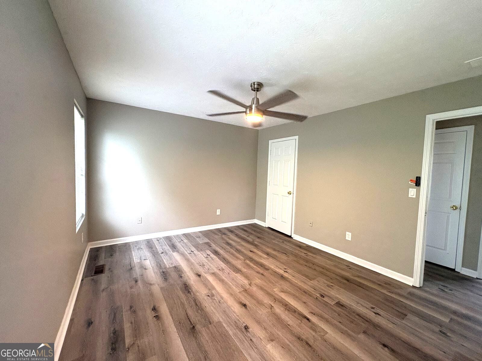 5 bedroom, 3 bathroom, 2,614 sq ft single family residence for rent at 1990 Lown Farm Lane, Lithonia, GA 30058 for $1,900 a month — photo 8