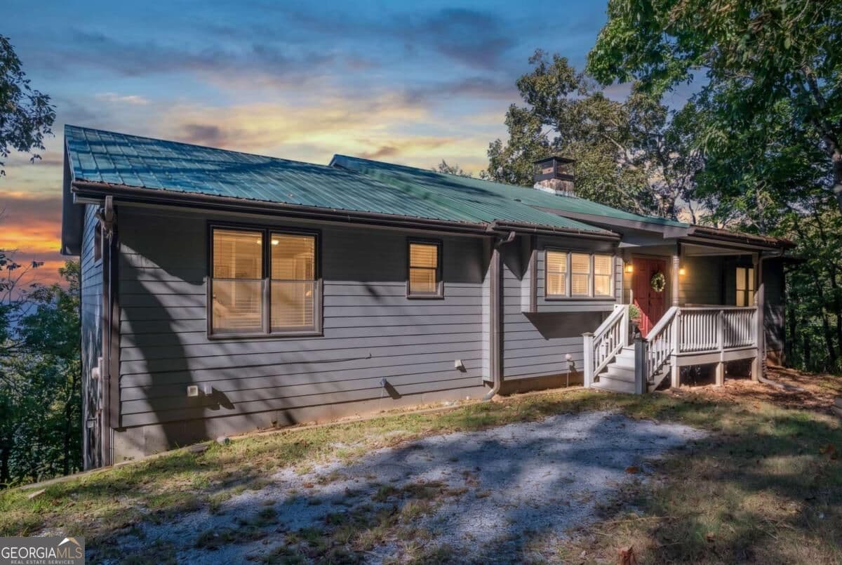 4 bedroom, 4 bathroom, 3,325 sq ft single family residence for sale at 17 Little Hendricks Point, Jasper, GA 30143 — photo 6