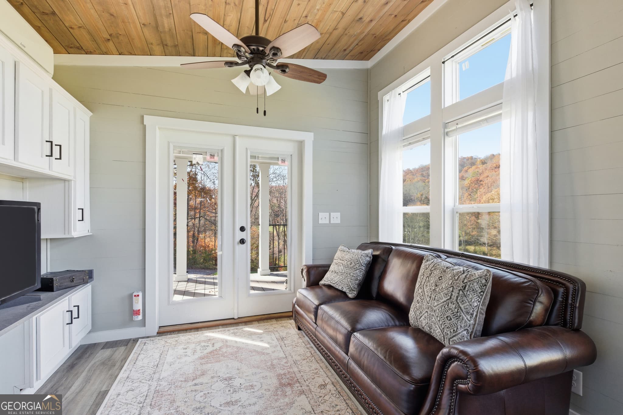 1 bedroom, 1 bathroom, 397 sq ft manufactured home,single family residence for sale at 527 Saunders Road LOT 2, Franklin, NC 28734 — photo 6