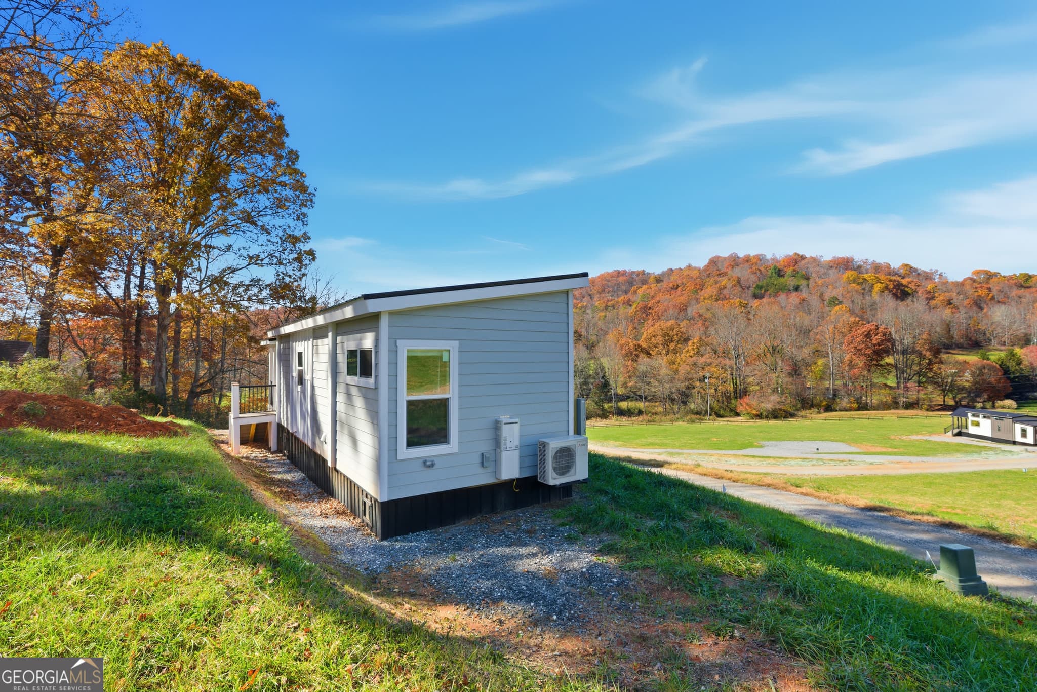 1 bedroom, 1 bathroom, 397 sq ft manufactured home,single family residence for sale at 527 Saunders Road LOT 2, Franklin, NC 28734 — photo 3