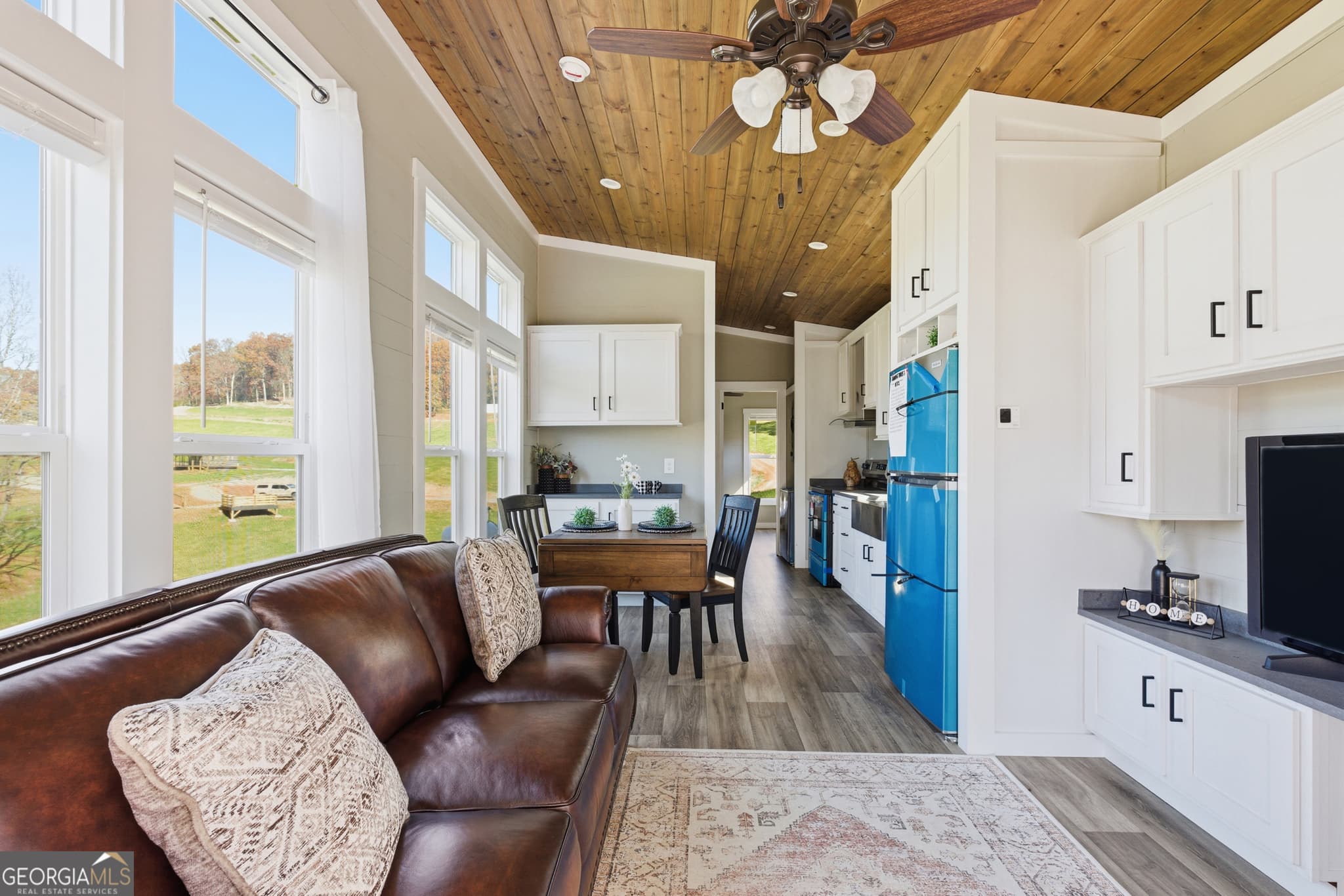 1 bedroom, 1 bathroom, 397 sq ft manufactured home,single family residence for sale at 527 Saunders Road LOT 2, Franklin, NC 28734 — photo 5