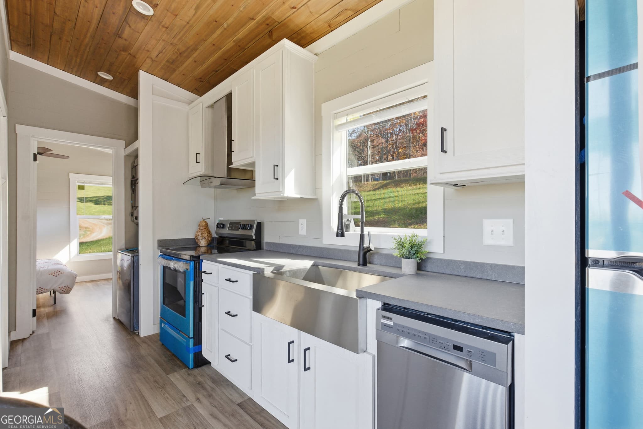 1 bedroom, 1 bathroom, 397 sq ft manufactured home,single family residence for sale at 527 Saunders Road LOT 2, Franklin, NC 28734 — photo 10