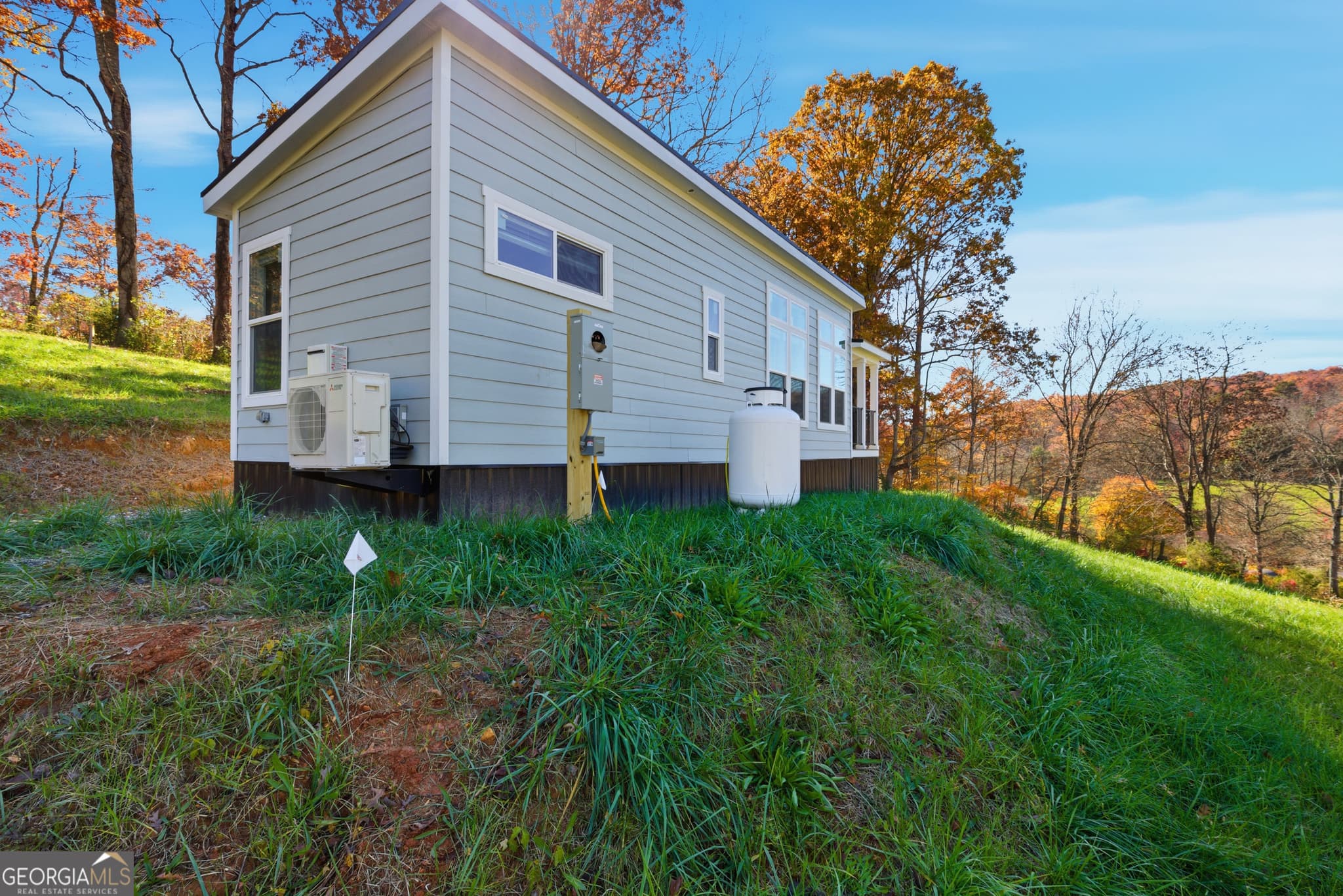 1 bedroom, 1 bathroom, 397 sq ft manufactured home,single family residence for sale at 527 Saunders Road LOT 2, Franklin, NC 28734 — photo 4