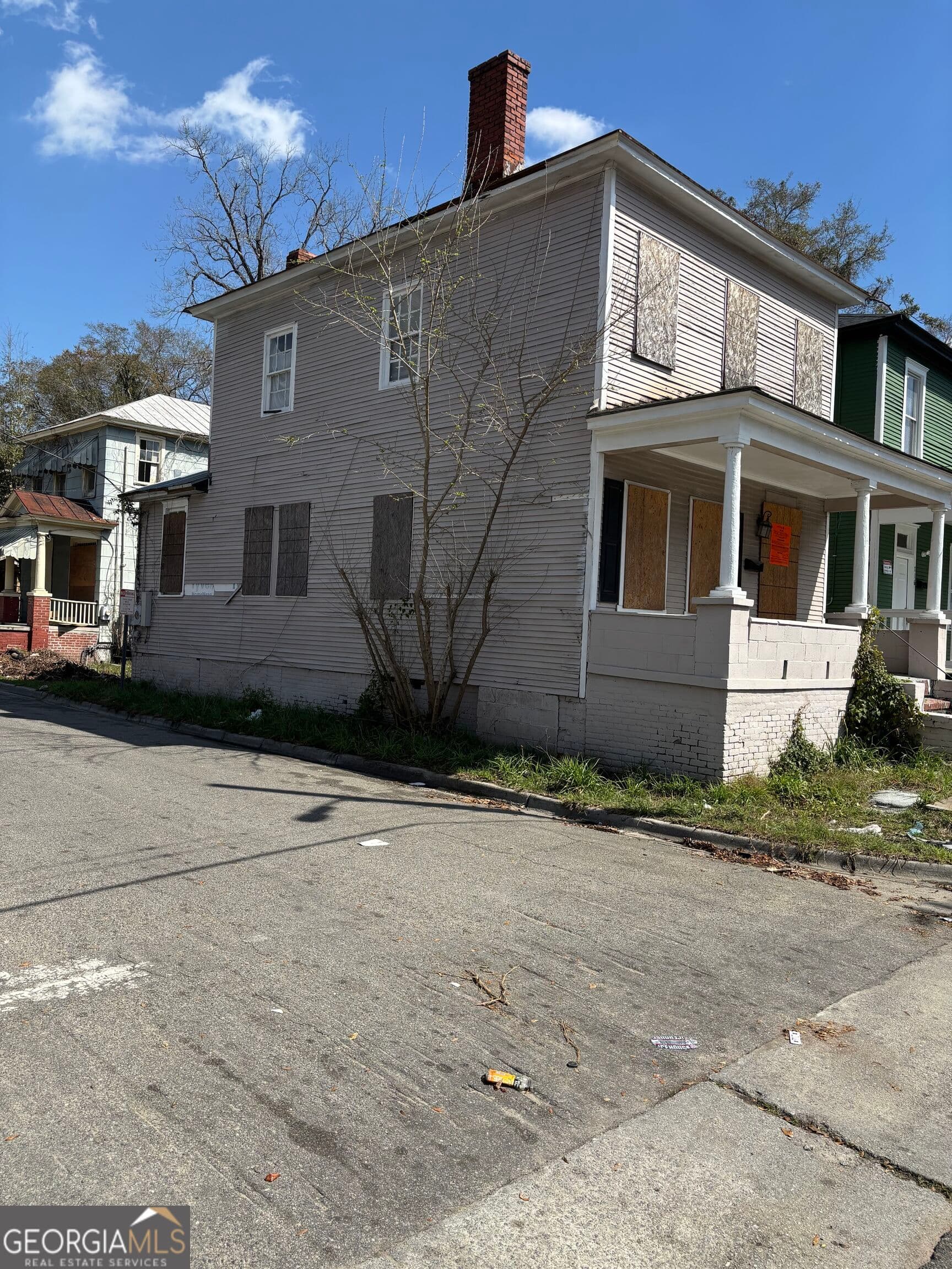 3 bedroom, 2 bathroom, 1,380 sq ft single family residence for sale at 718 W 38th Street, Savannah, GA 31415 — photo 3