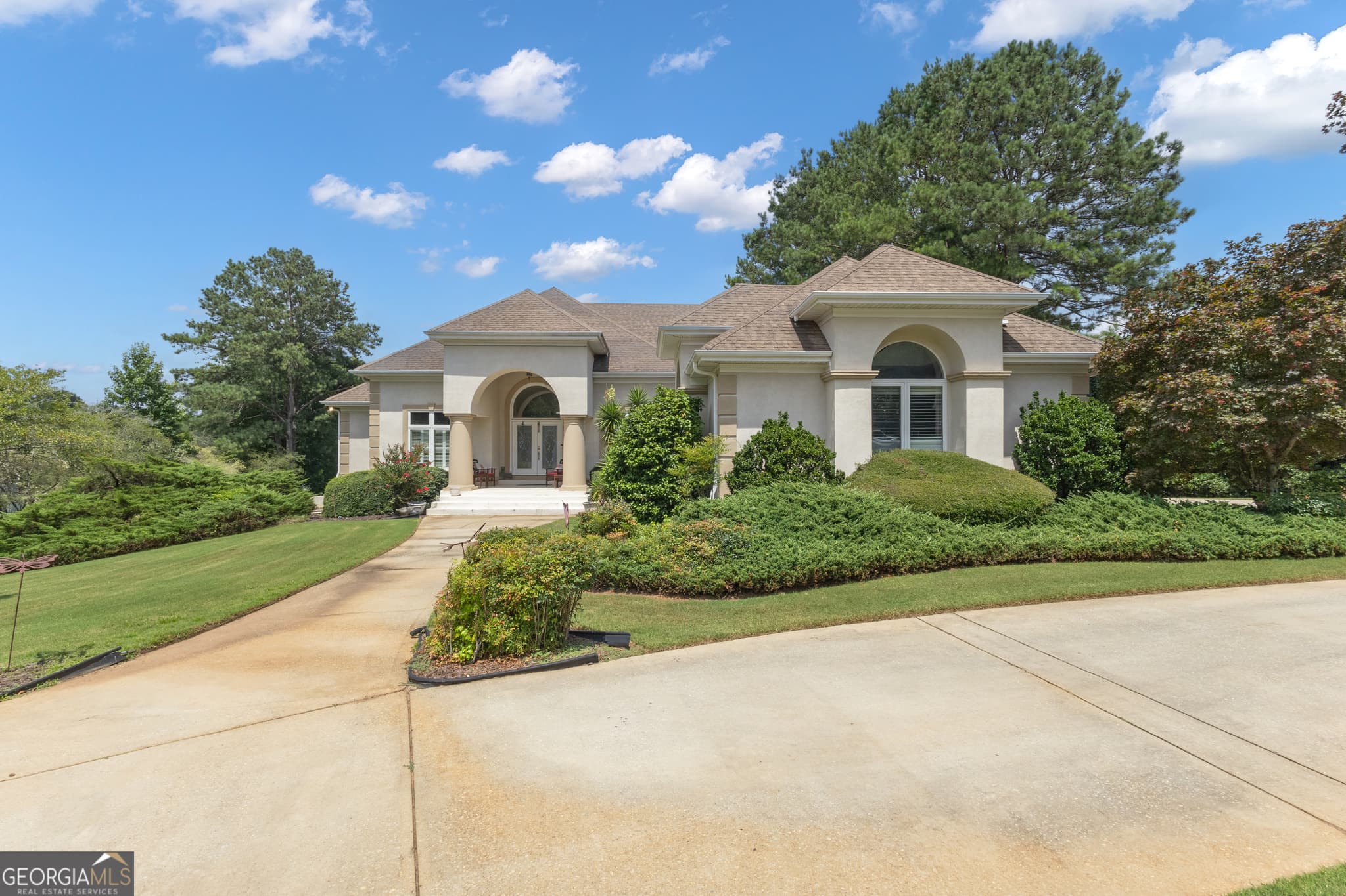 6 bedroom, 4.5 bathroom, 5,602 sq ft single family residence for sale at 110 Carnoustie Way, Fayetteville, GA 30215 — photo 3