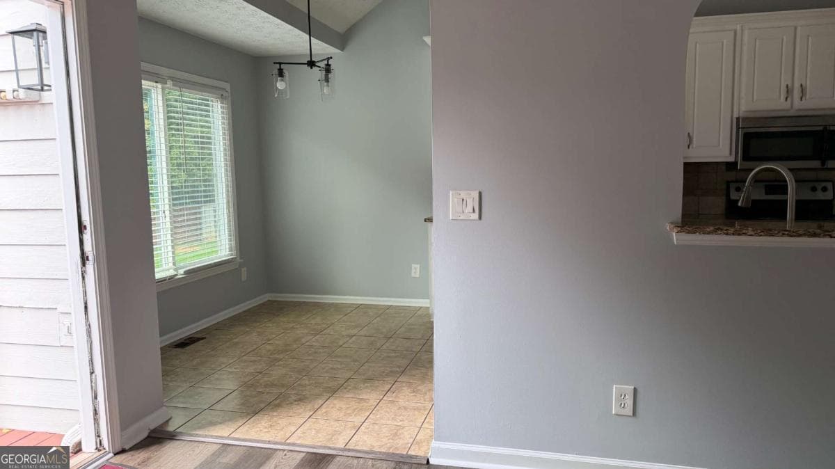 4 bedroom, 3 bathroom, 3,252 sq ft single family residence for sale at 1755 Katrina Jo Ann Circle, Dacula, GA 30019 — photo 9