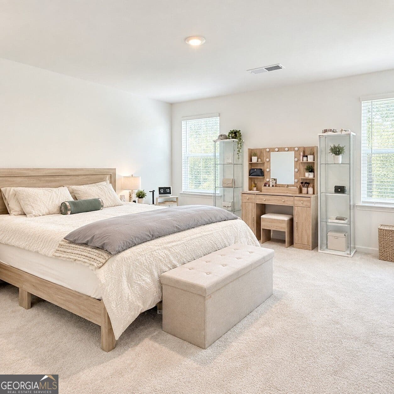 5 bedroom, 2.5 bathroom single family residence for rent at 987 Evergreen Road, Winder, GA 30680 for $2,400 a month — photo 4