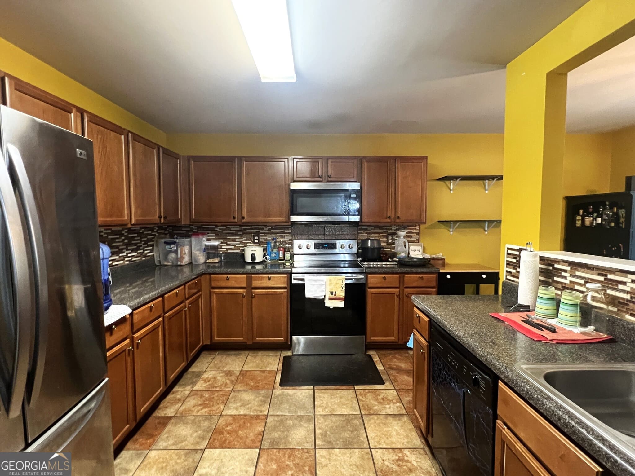 4 bedroom, 2.5 bathroom, 2,453 sq ft single family residence for rent at 11050 Shadow Creek Terrace, Hampton, GA 30228 for $2,195 a month — photo 7