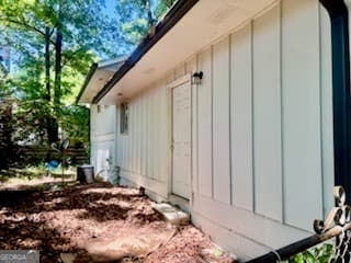 4 bedroom, 2 bathroom, 1,625 sq ft single family residence for sale at 562 Roxbury Drive, Riverdale, GA 30274 — photo 2