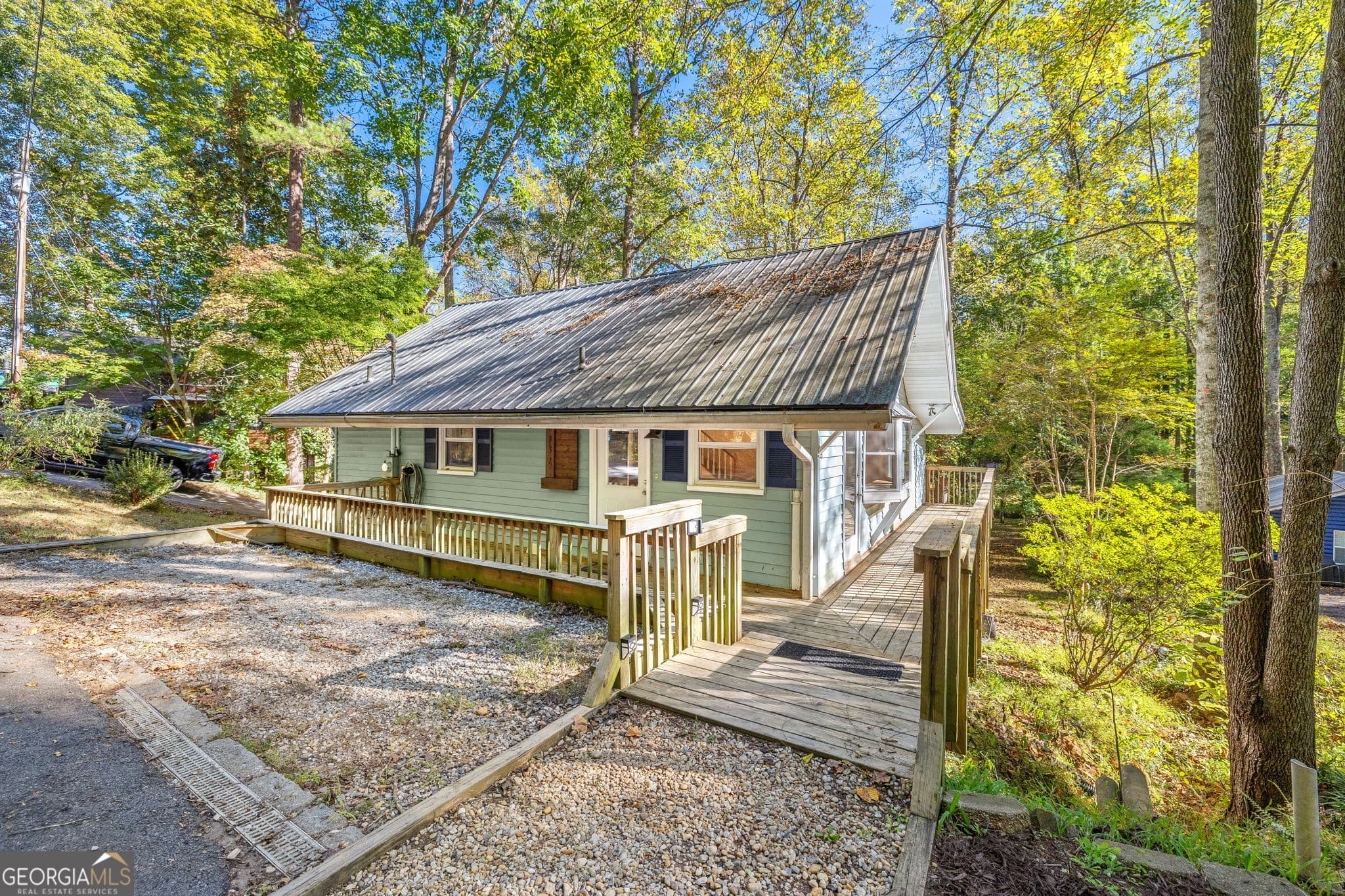 3 bedroom, 3 bathroom, 2,027 sq ft cabin,single family residence for sale at 332 Magnolia Drive, Sautee Nacoochee, GA 30571 — photo 1 of 45