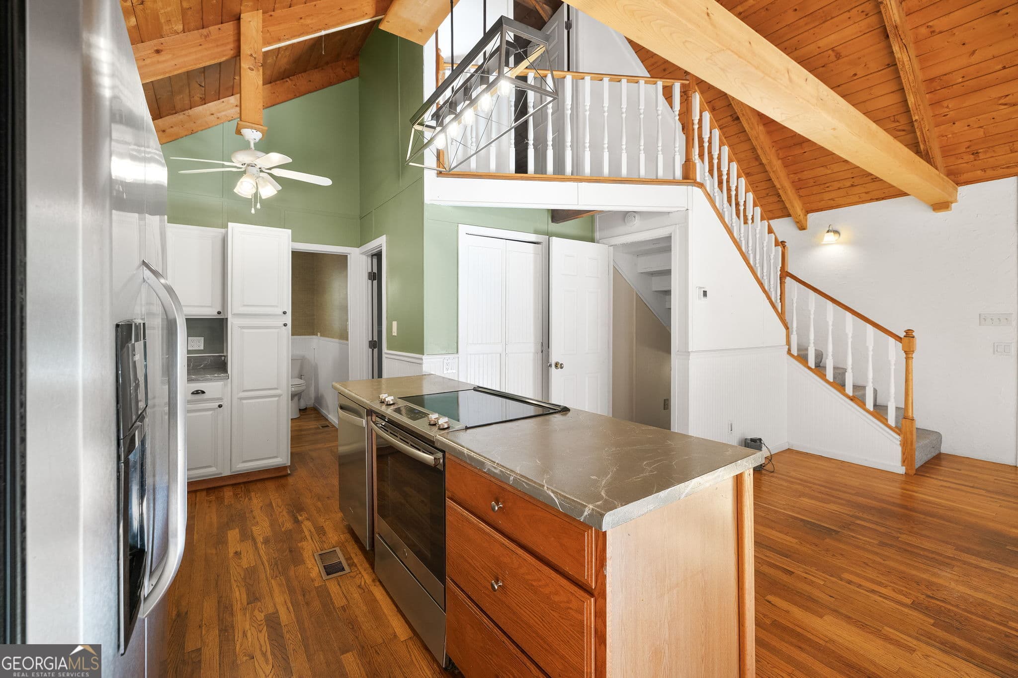 3 bedroom, 3 bathroom, 2,027 sq ft cabin,single family residence for sale at 332 Magnolia Drive, Sautee Nacoochee, GA 30571 — photo 9