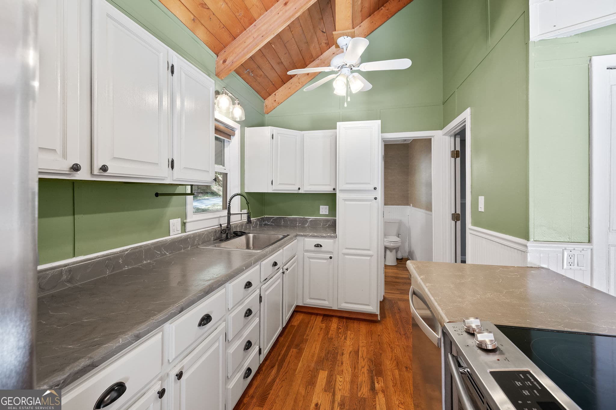 3 bedroom, 3 bathroom, 2,027 sq ft cabin,single family residence for sale at 332 Magnolia Drive, Sautee Nacoochee, GA 30571 — photo 10