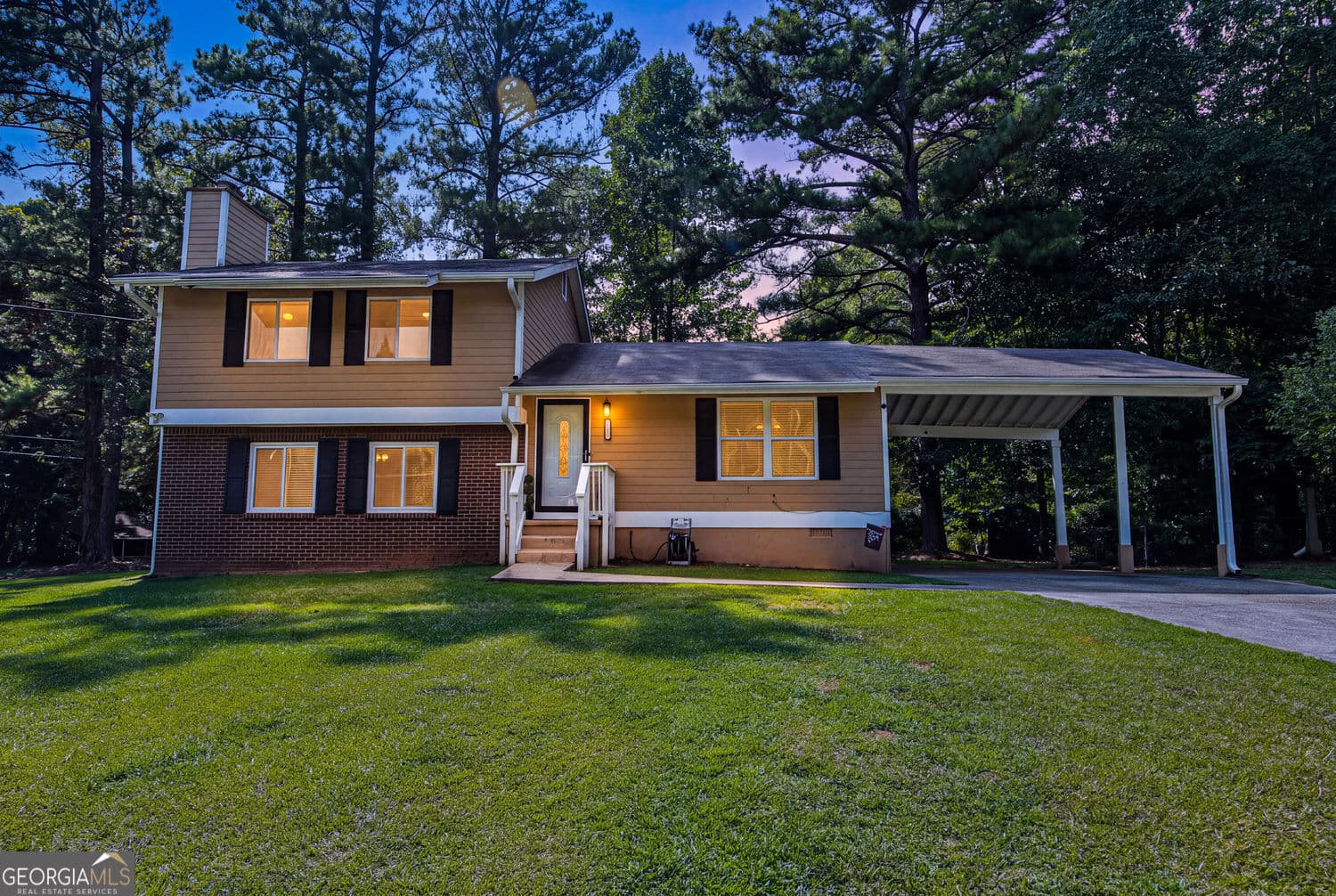 3 bedroom, 2 bathroom, 2,295 sq ft single family residence for sale at 9256 Raven Drive, Jonesboro, GA 30238