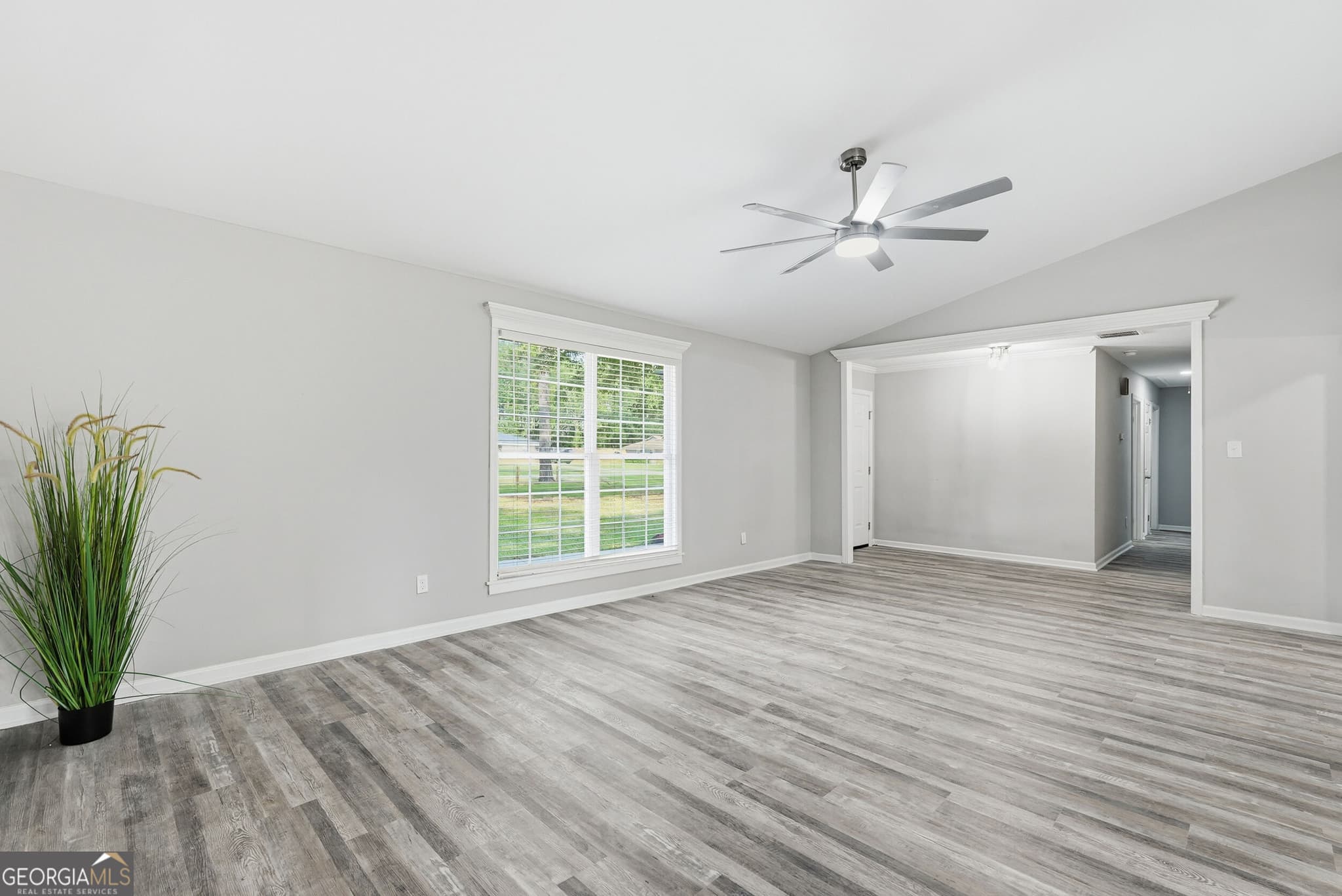 4 bedroom, 2 bathroom, 2,067 sq ft single family residence for sale at 131 Bea Road, Richmond Hill, GA 31324 — photo 6
