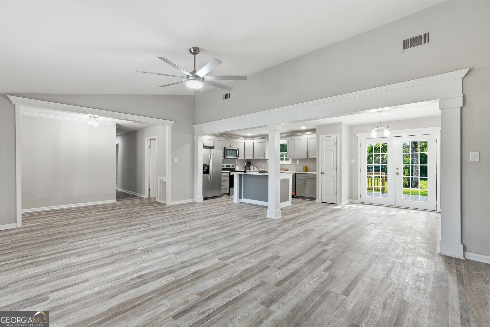 4 bedroom, 2 bathroom, 2,067 sq ft single family residence for sale at 131 Bea Road, Richmond Hill, GA 31324 — photo 7