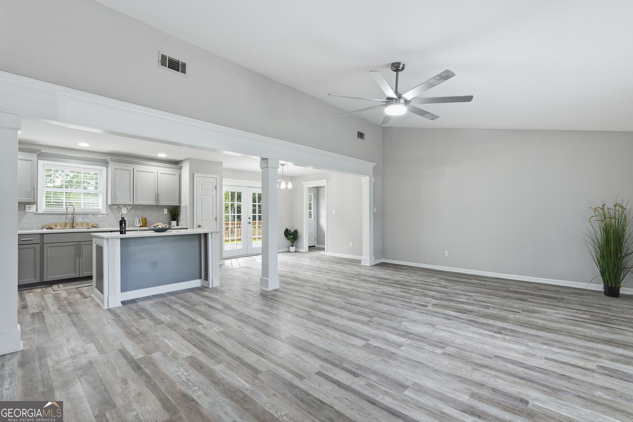 4 bedroom, 2 bathroom, 2,067 sq ft single family residence for sale at 131 Bea Road, Richmond Hill, GA 31324 — photo 8