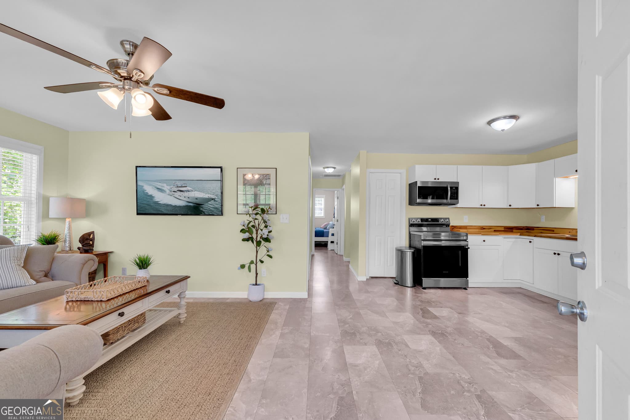 3 bedroom, 2 bathroom, 1,275 sq ft single family residence for sale at 530 Grandview Avenue, Mount Airy, GA 30563 — photo 6