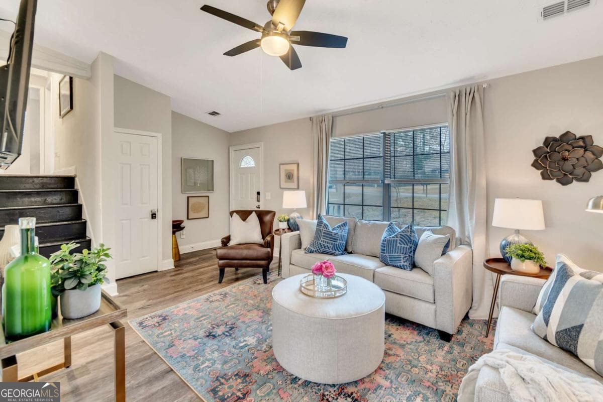 4 bedroom, 3 bathroom single family residence for rent at 3605 Creek Mill Drive, Kennesaw, GA 30152 for $4,950 a month — photo 3