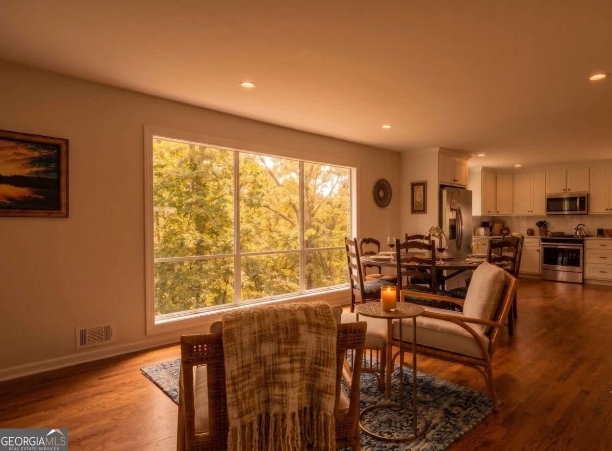 4 bedroom, 2.5 bathroom, 3,020 sq ft single family residence for sale at 2251 Skyline Drive, Gainesville, GA 30501 — photo 5