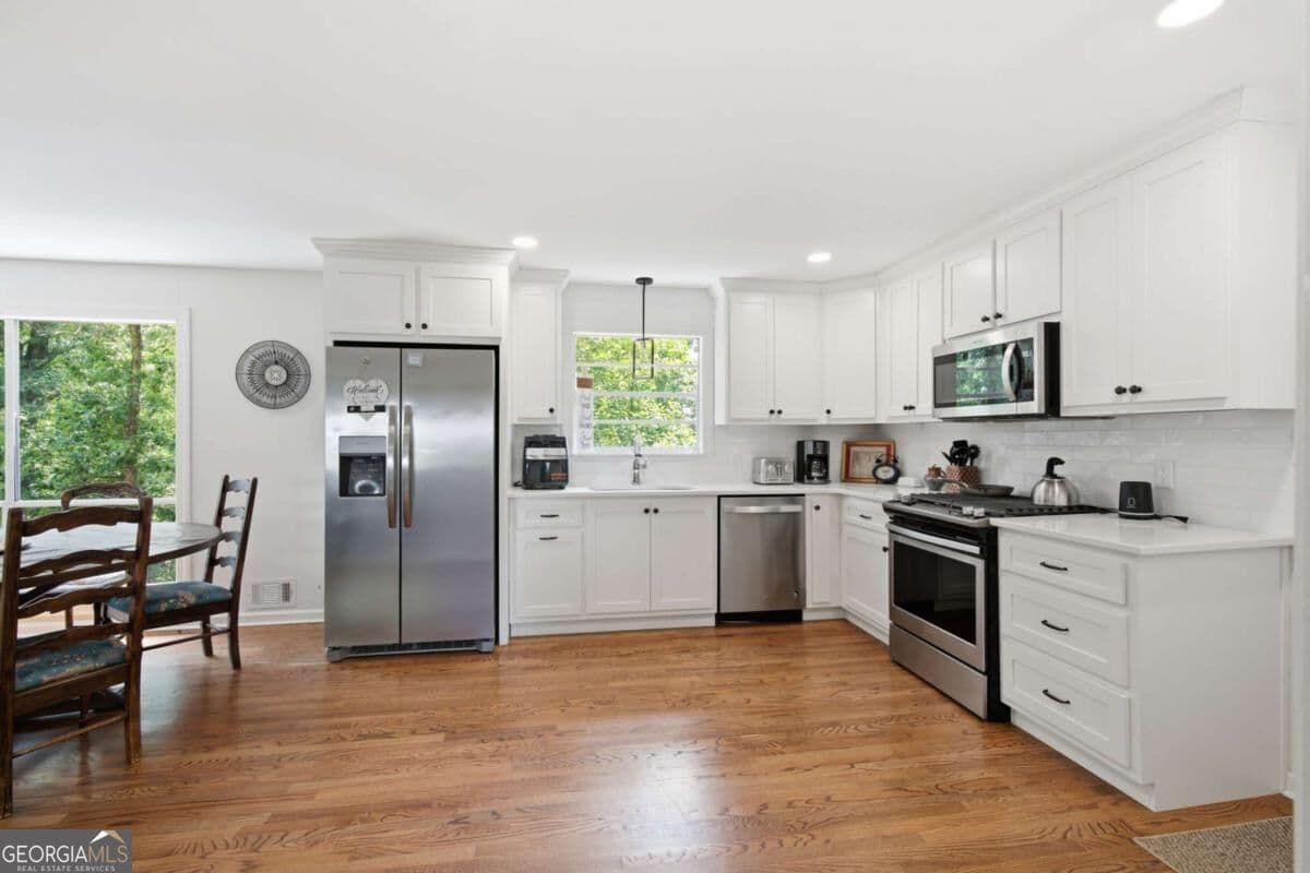 4 bedroom, 2.5 bathroom, 3,020 sq ft single family residence for sale at 2251 Skyline Drive, Gainesville, GA 30501 — photo 9