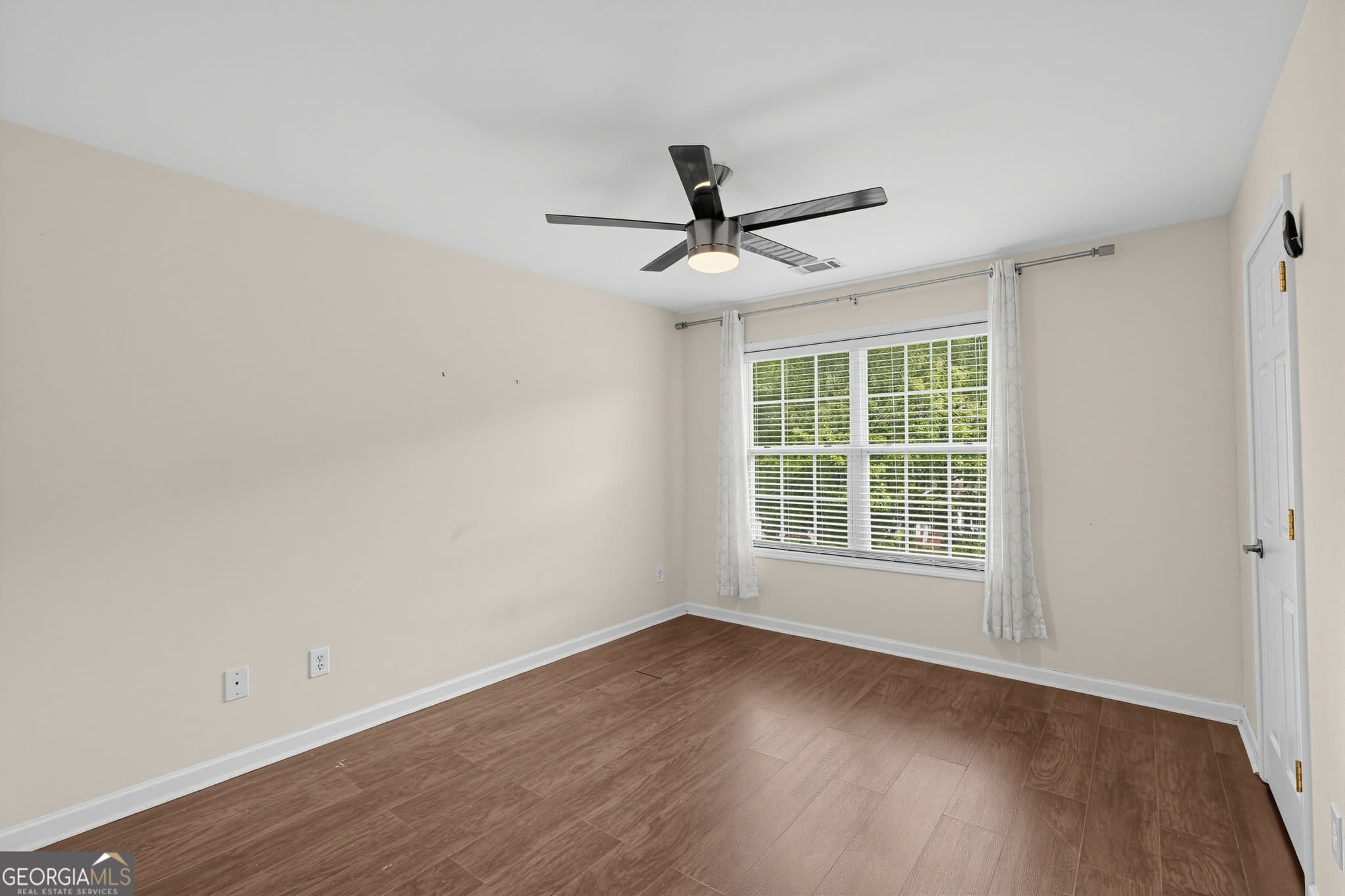 4 bedroom, 2.5 bathroom, 2,534 sq ft single family residence for sale at 1040 Buckhorn Bend, Locust Grove, GA 30248 — photo 7