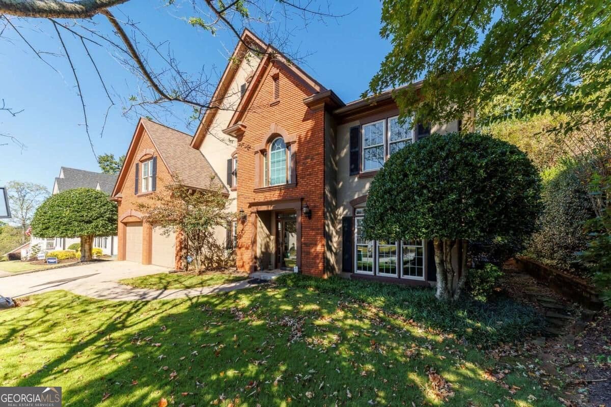 4 bedroom, 2.5 bathroom, 2,824 sq ft single family residence for sale at 7021 Hunters Ridge, Woodstock, GA 30189 — photo 3
