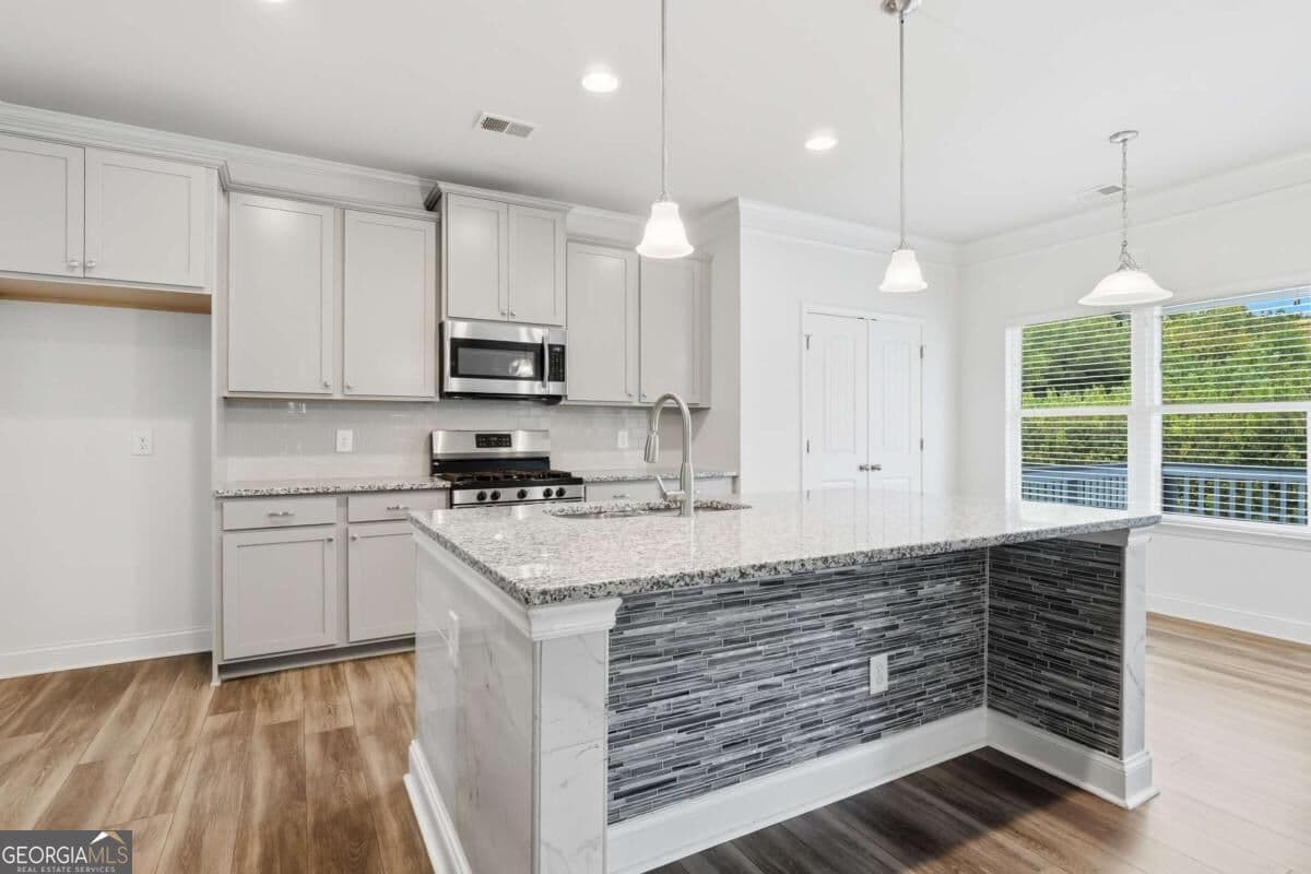6 bedroom, 4 bathroom, 4,925 sq ft single family residence for sale at 86 Twelve Oaks Drive, Cartersville, GA 30120 — photo 10