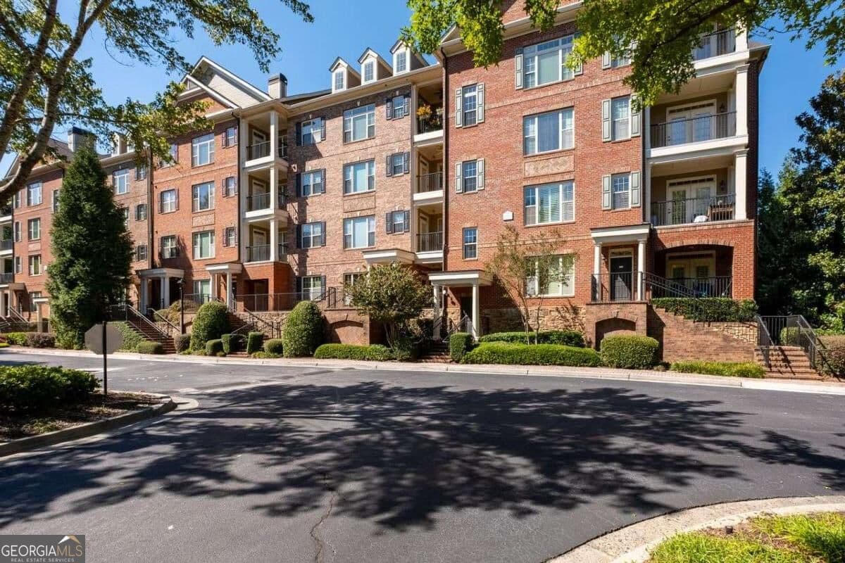 2 bedroom, 2 bathroom, 1,457 sq ft condominium for sale at 2300 Peachford Road 3410, Atlanta, GA 30338 — photo 2