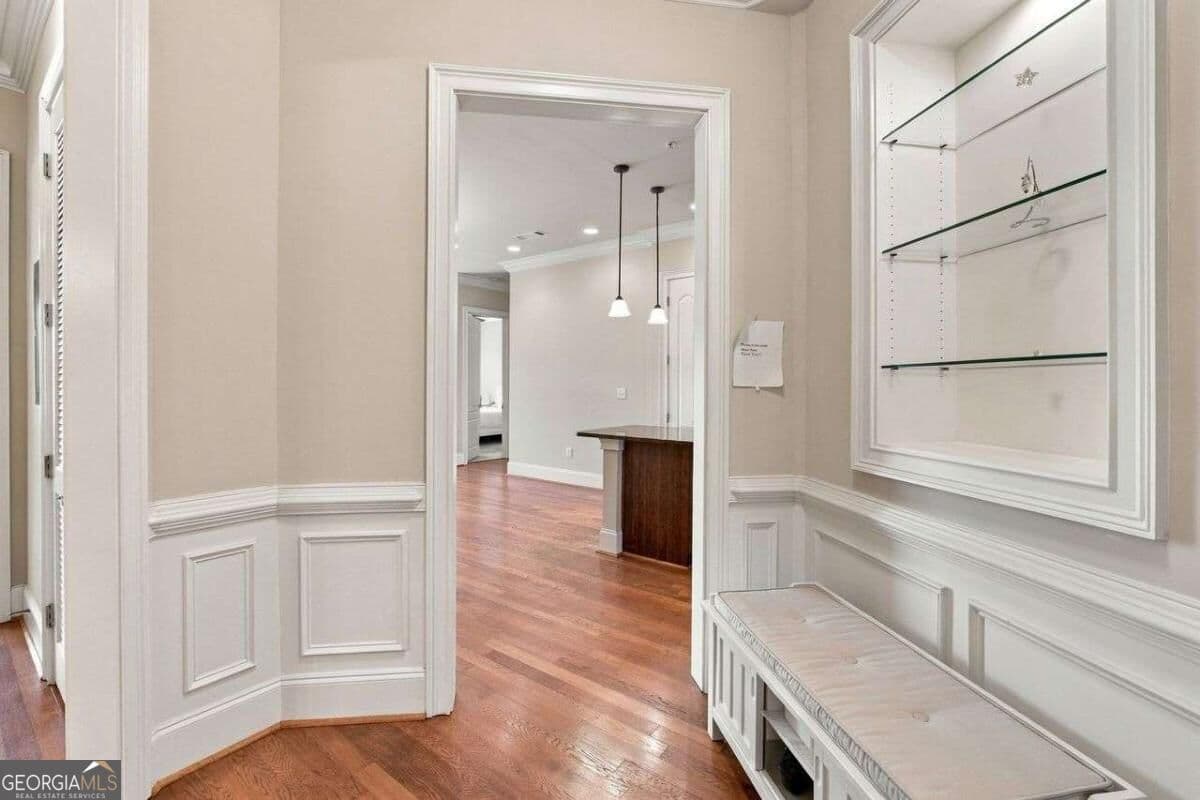 2 bedroom, 2 bathroom, 1,457 sq ft condominium for sale at 2300 Peachford Road 3410, Atlanta, GA 30338 — photo 6