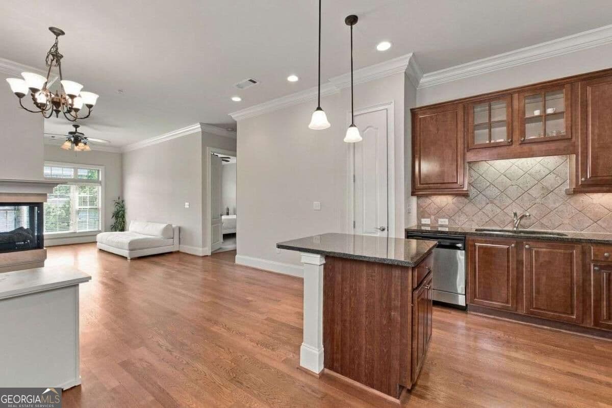 2 bedroom, 2 bathroom, 1,457 sq ft condominium for sale at 2300 Peachford Road 3410, Atlanta, GA 30338 — photo 9