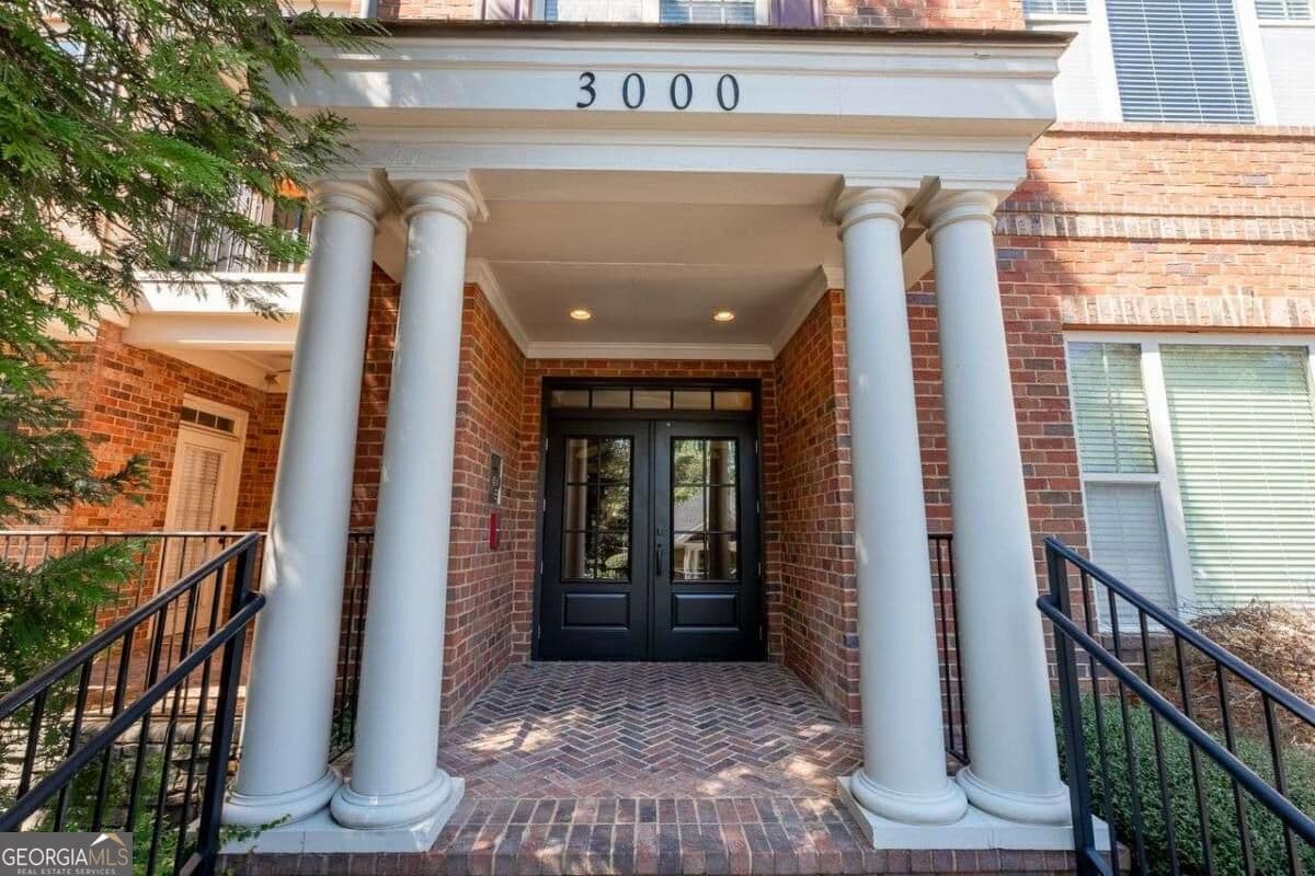 2 bedroom, 2 bathroom, 1,457 sq ft condominium for sale at 2300 Peachford Road 3410, Atlanta, GA 30338 — photo 4
