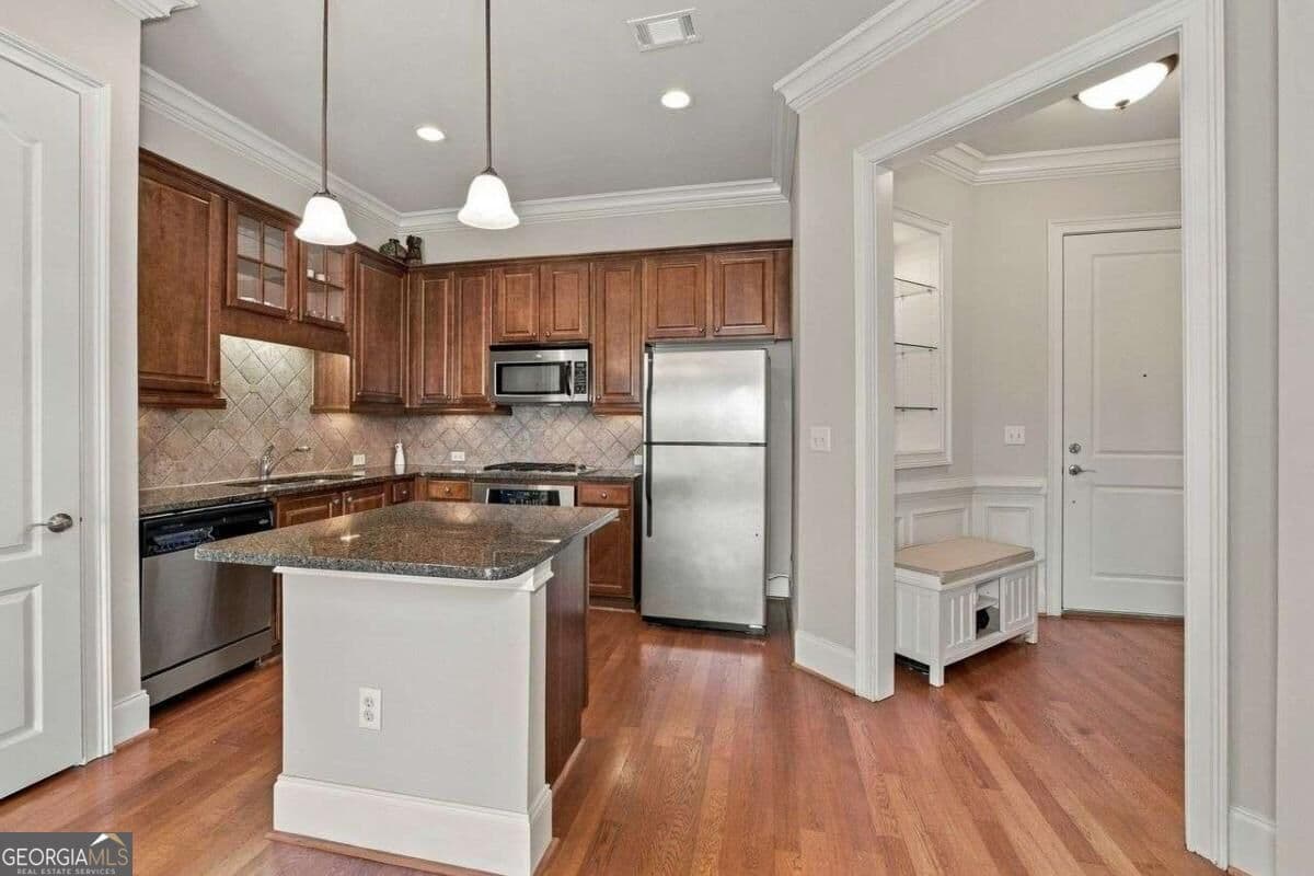 2 bedroom, 2 bathroom, 1,457 sq ft condominium for sale at 2300 Peachford Road 3410, Atlanta, GA 30338 — photo 8