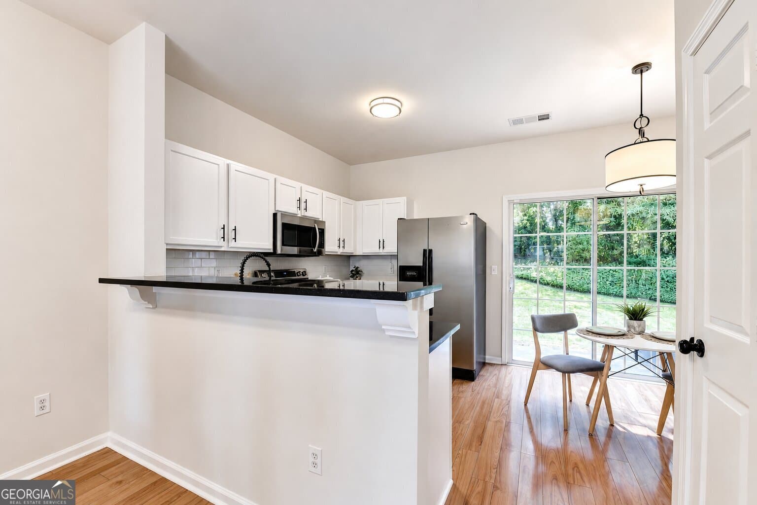 2 bedroom, 2.5 bathroom, 1,256 sq ft townhouse for sale at 256 Paden Cove Trail, Lawrenceville, GA 30044 — photo 9