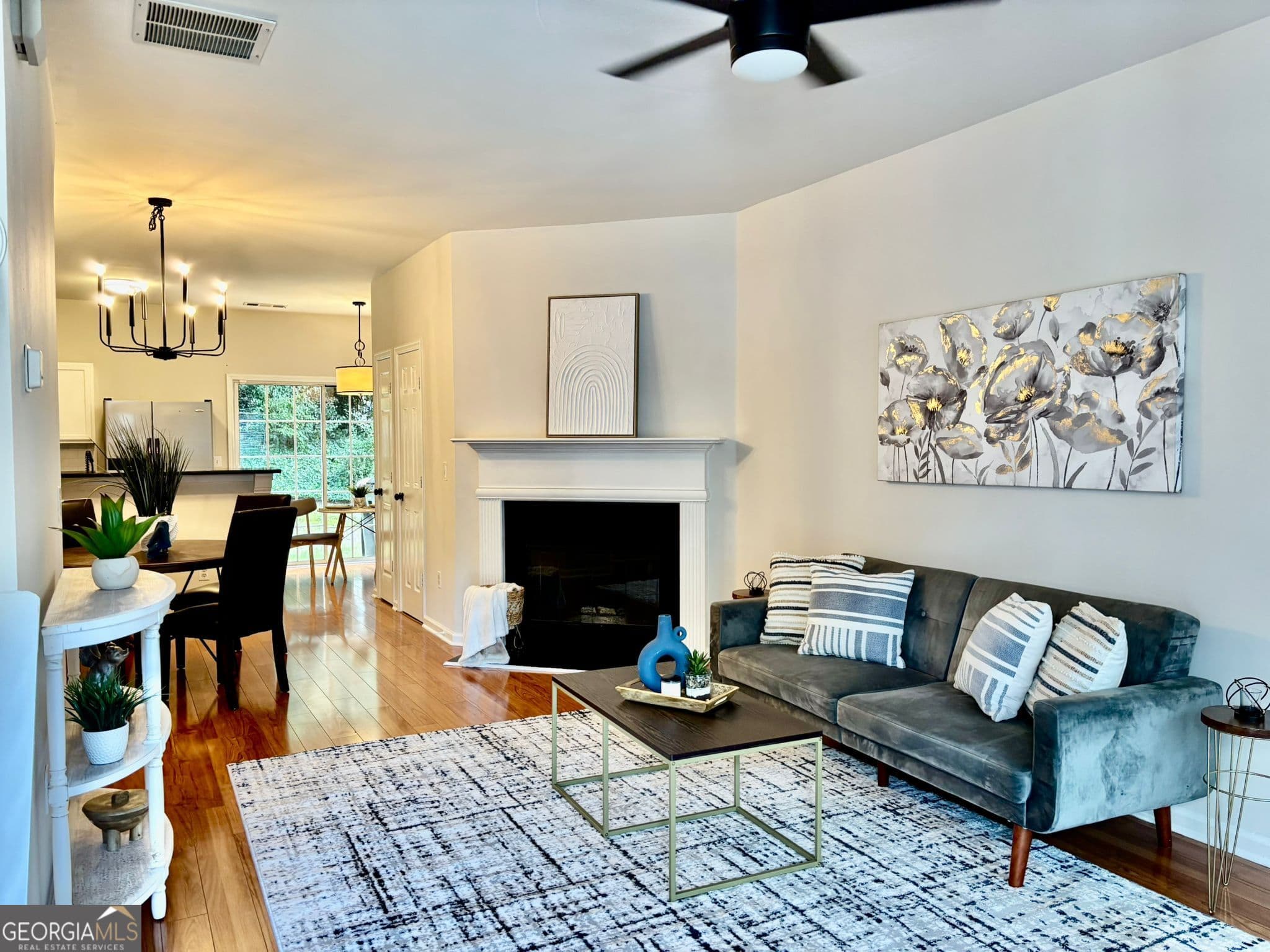 2 bedroom, 2.5 bathroom, 1,256 sq ft townhouse for sale at 256 Paden Cove Trail, Lawrenceville, GA 30044 — photo 4