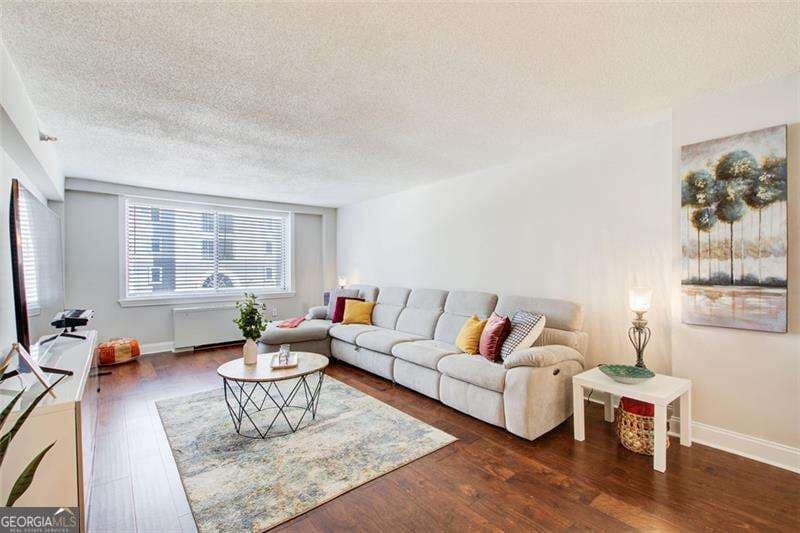 1 bedroom, 1 bathroom, 837 sq ft condominium for sale at 2479 Peachtree Road 304, Atlanta, GA 30305 — photo 6